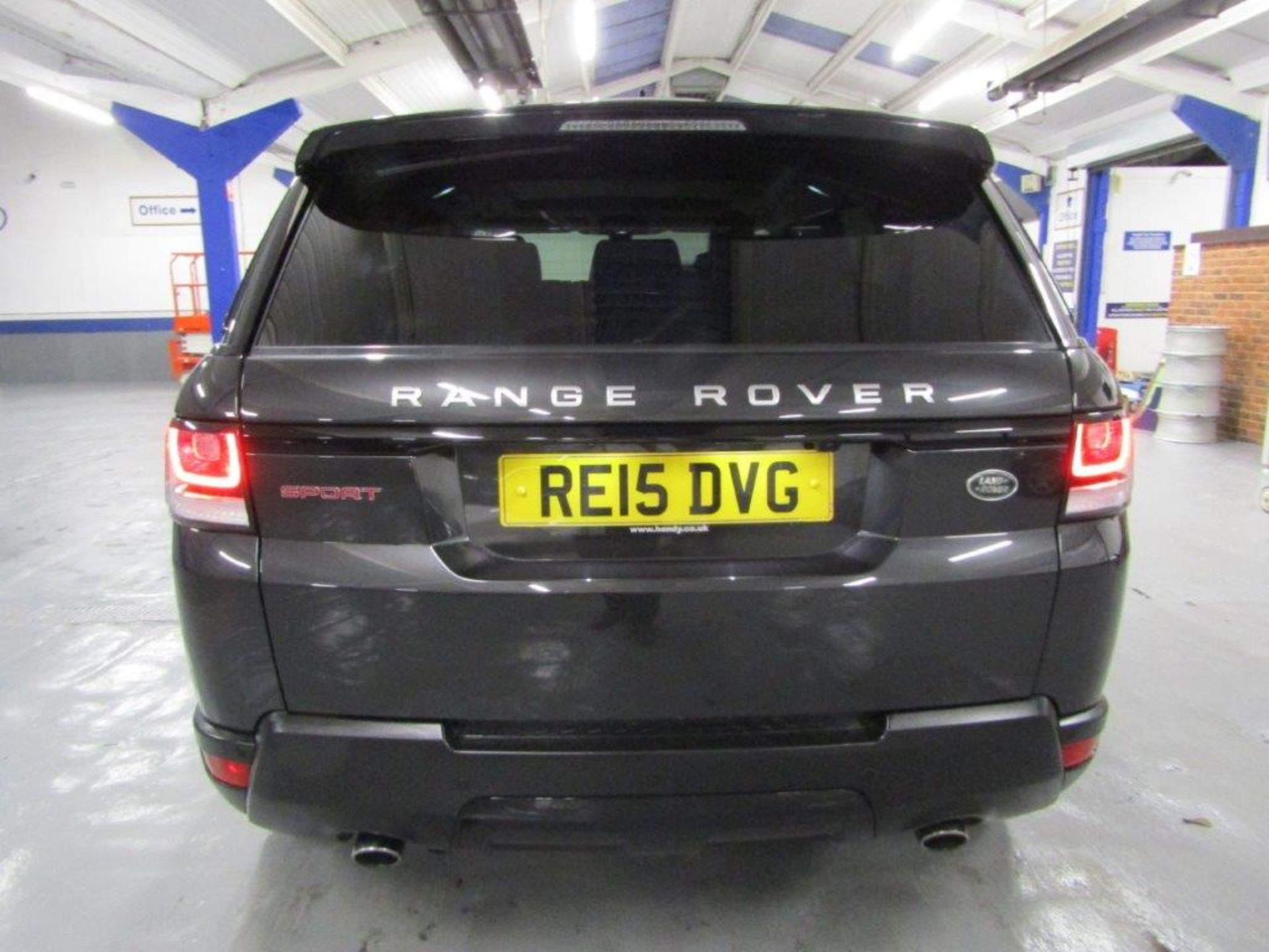 15 15 Range Rover Sport HSE Dyn SDV6 - Image 4 of 38