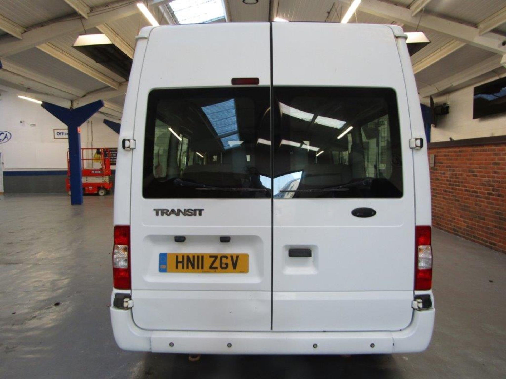 11 11 Ford Transit 115 T300M FWD - Image 4 of 26