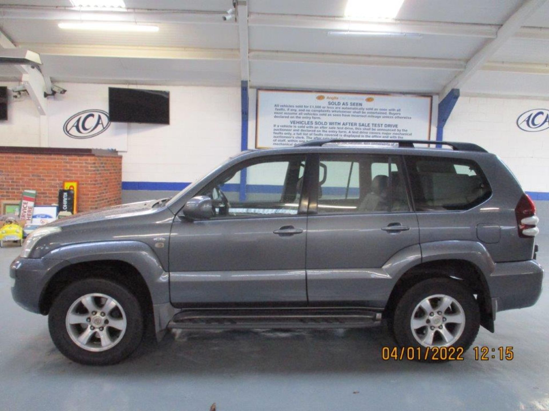 05 05 Toyota Landcruiser LC4 D-4D - Image 2 of 28