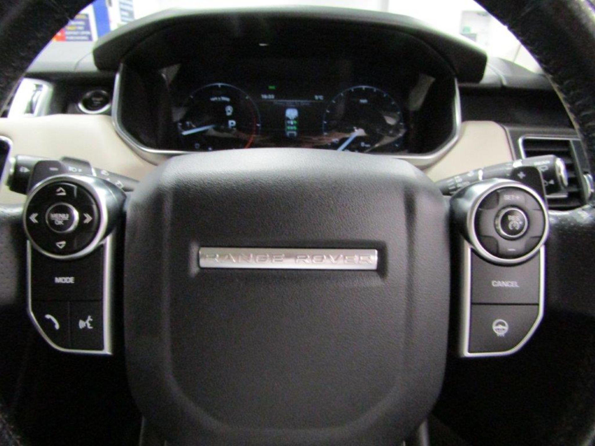 15 15 Range Rover Sport HSE Dyn SDV6 - Image 35 of 38