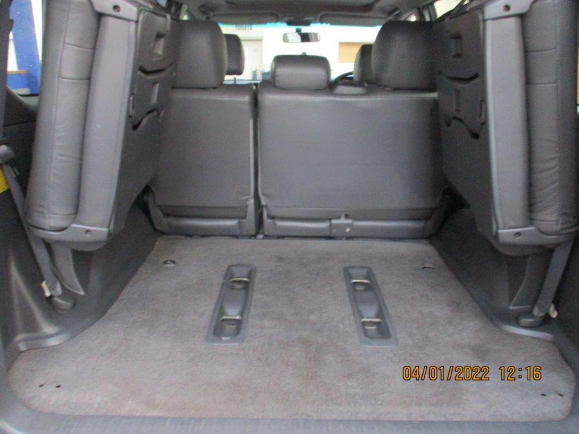 05 05 Toyota Landcruiser LC4 D-4D - Image 16 of 28