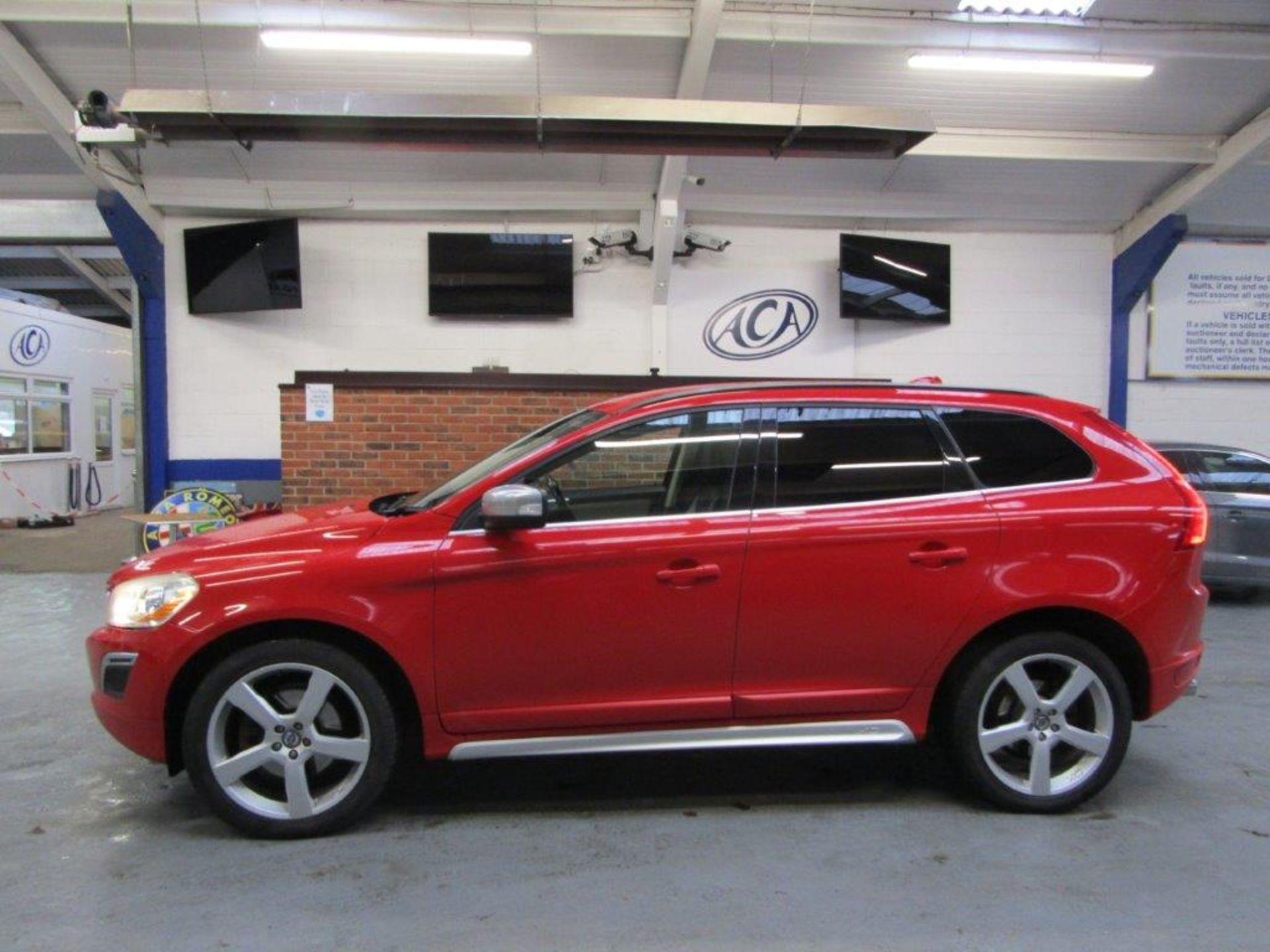 60 10 Volvo XC60 R-Deisgn D5 AWD - Image 2 of 28