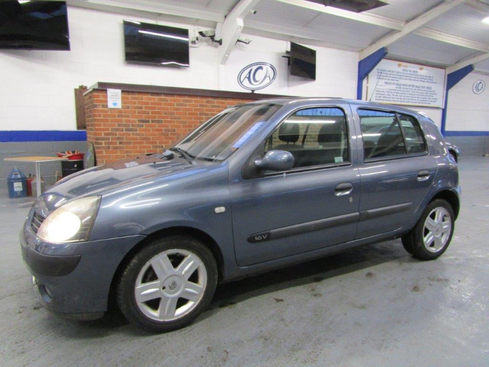 05 05 Renault Clio Dynamique 16V