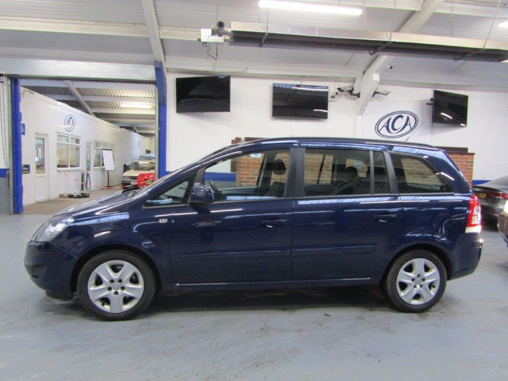 14 14 Vauxhall Zafira Exclusiv CDTI - Image 2 of 19