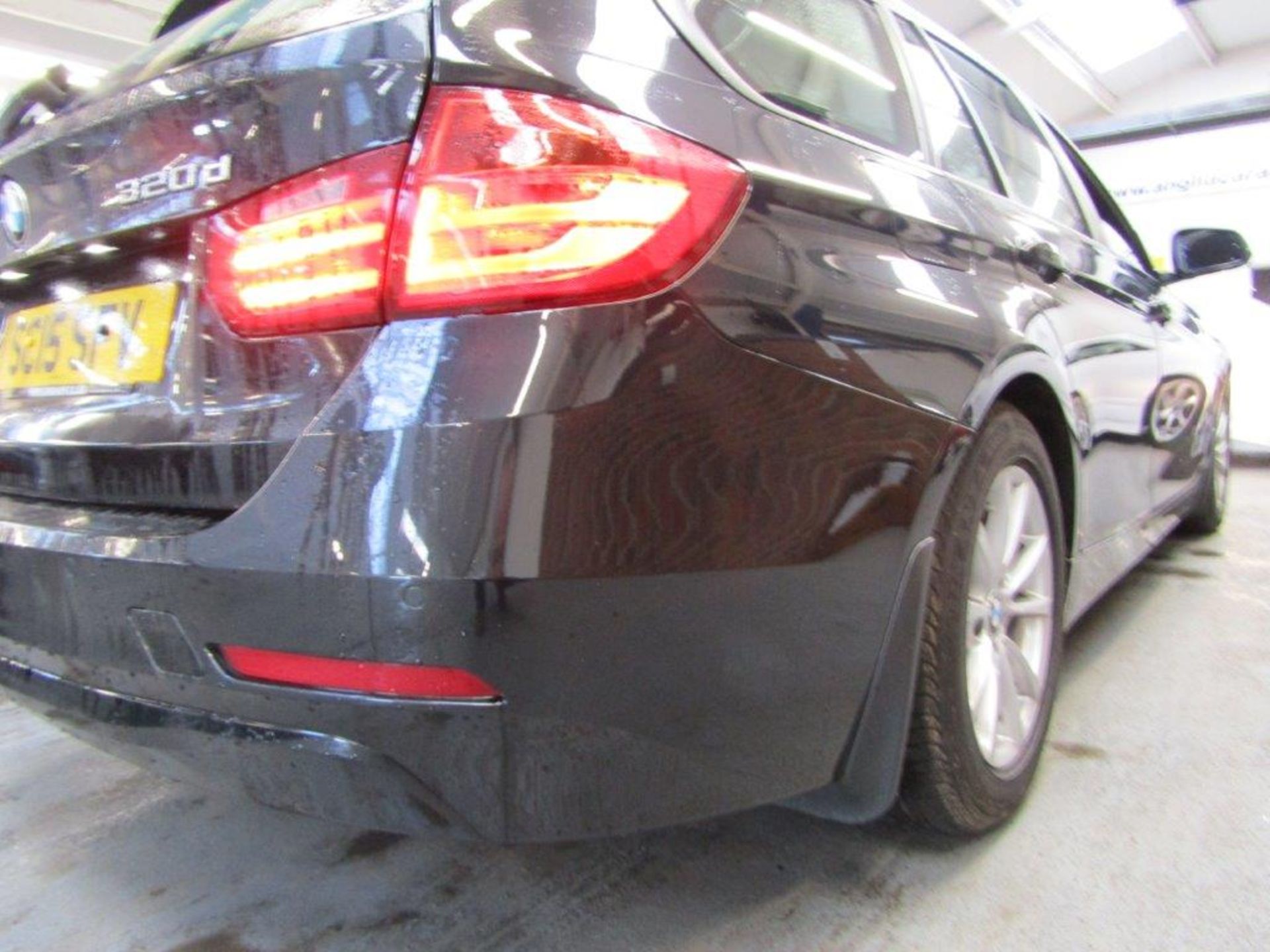 15 15 BMW 320D Business Efficientdyn - Image 3 of 16