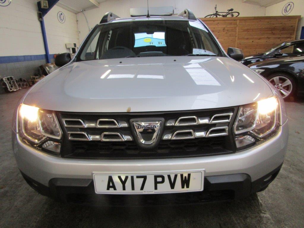 17 17 Dacia Duster Ambiance DCi 4X4 - Image 7 of 23