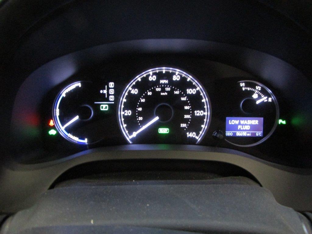 12 12 Lexus CT 200H SE-L CVT - Image 11 of 22