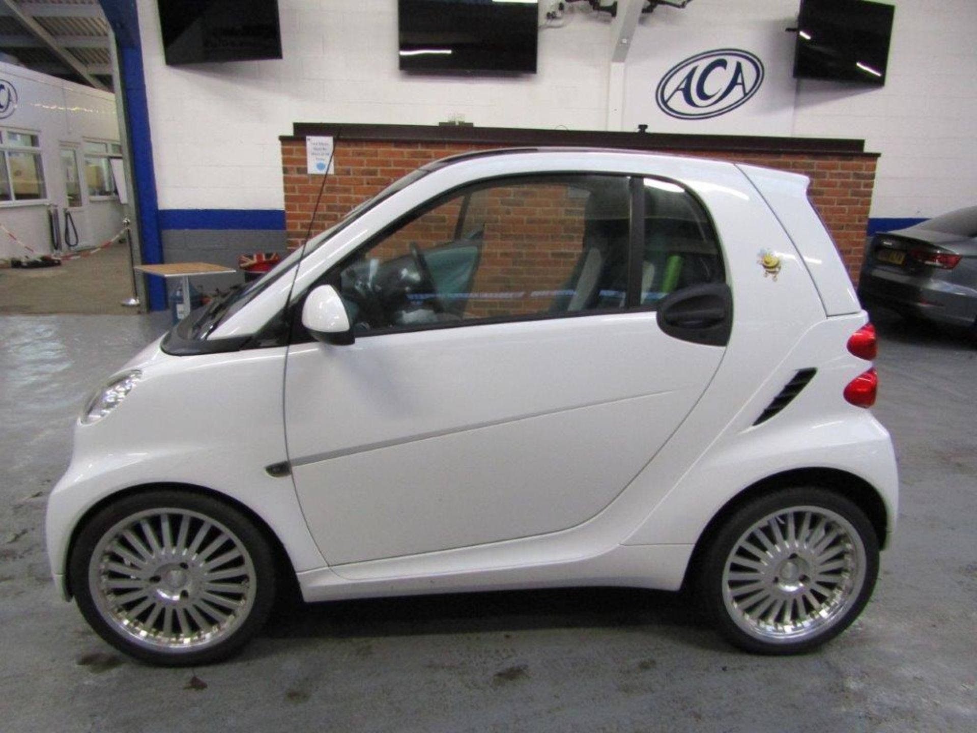 08 08 Smart Fortwo Passion 71 Auto - Image 2 of 19