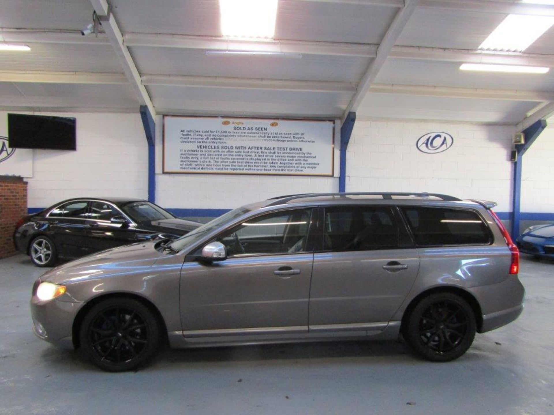 59 09 Volvo V70 R-Design SE Prem D - Image 2 of 26