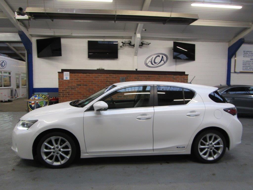 12 12 Lexus CT 200H SE-L CVT - Image 2 of 22