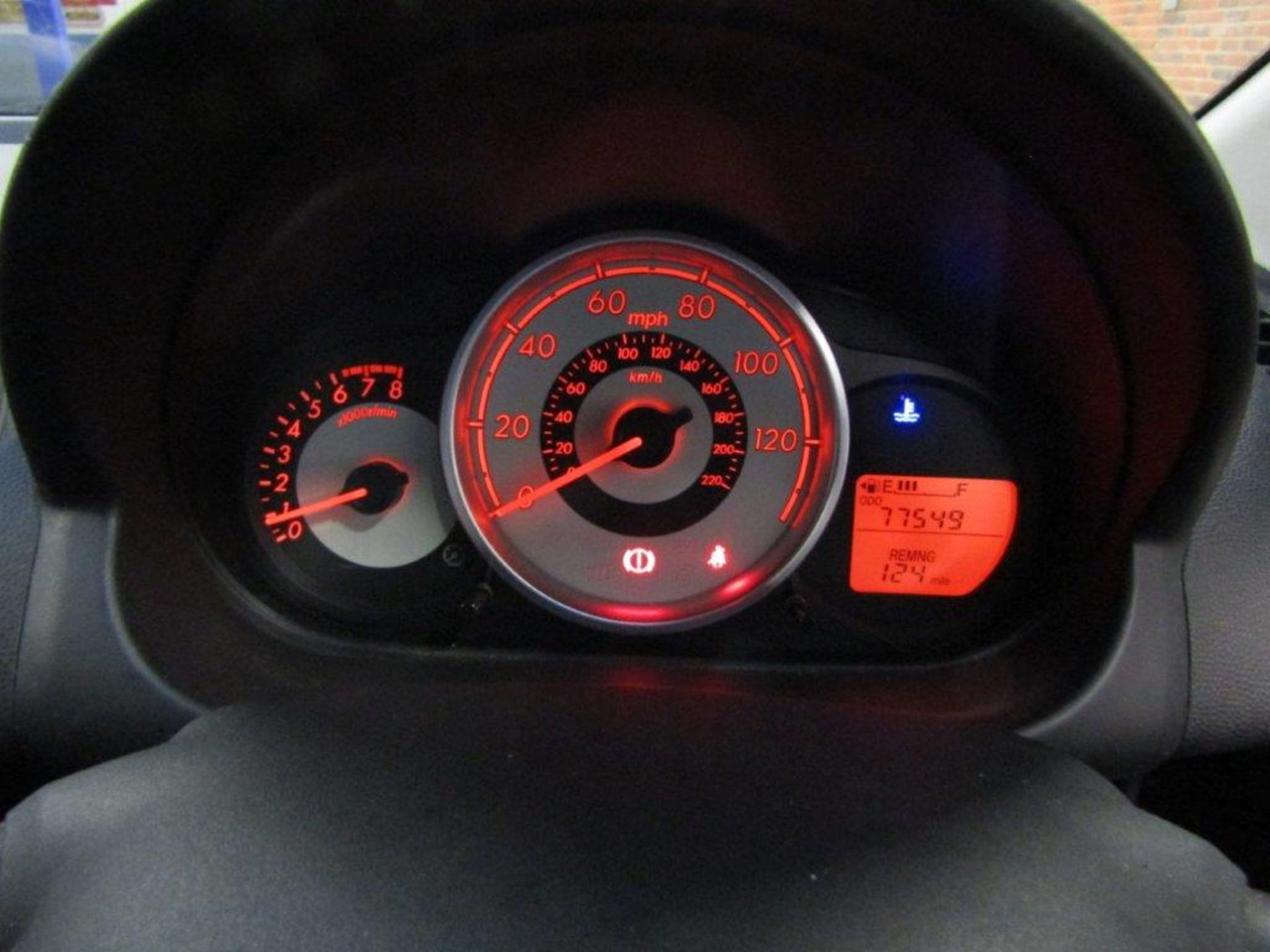 09 09 Mazda 2 Sport 5dr - Image 11 of 22