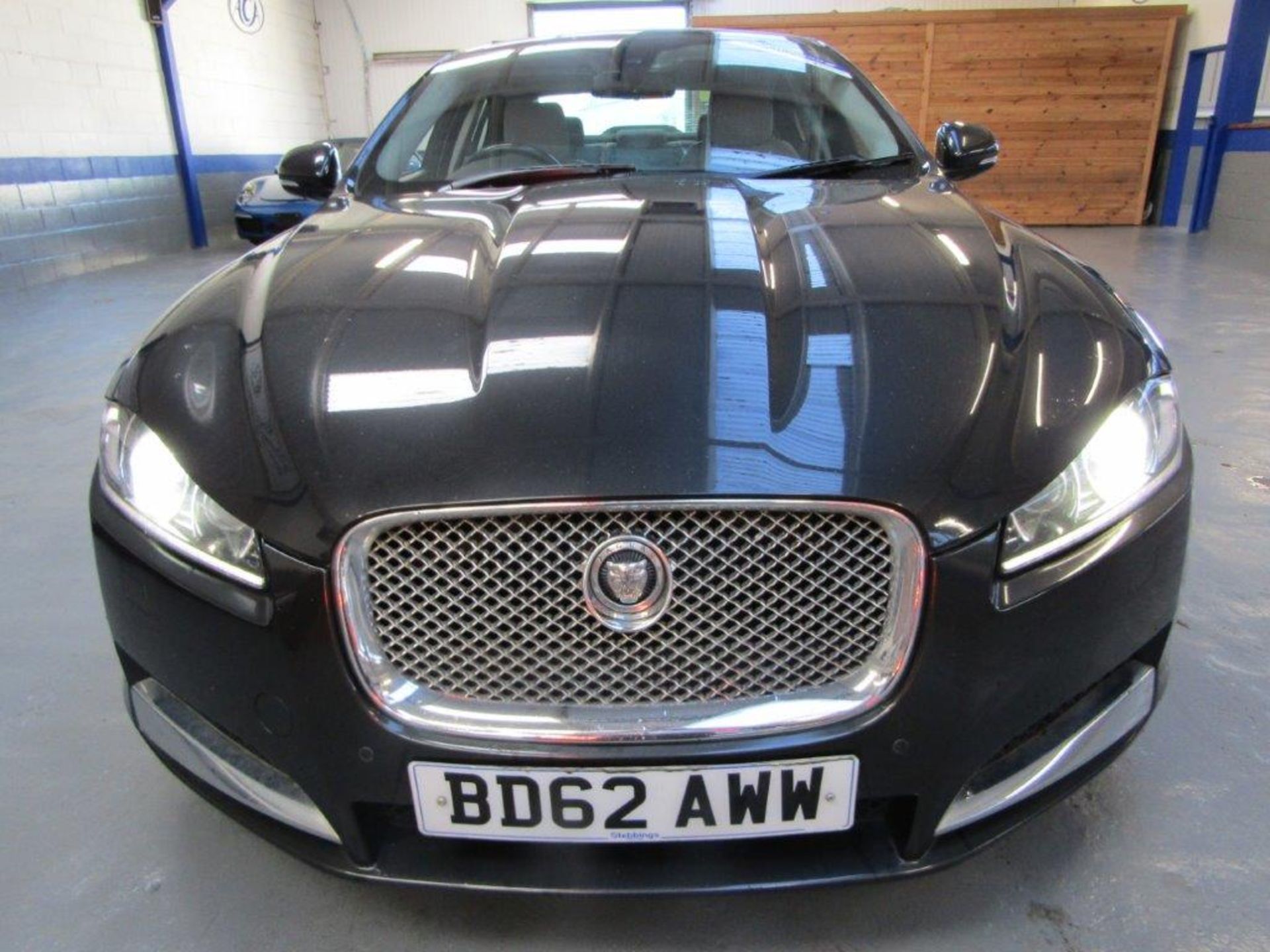 62 12 Jaguar XF Luxury D Auto - Image 13 of 19