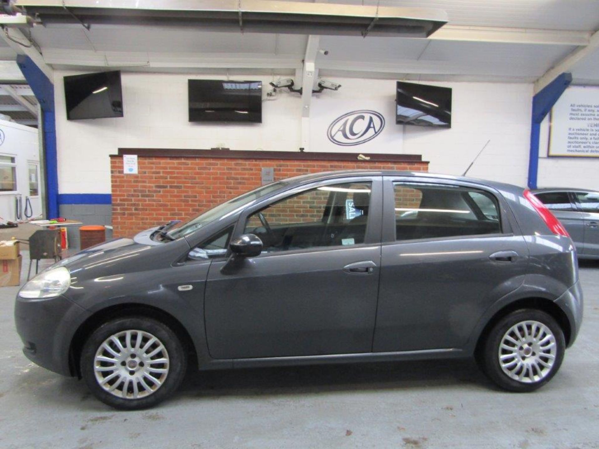 58 08 Fiat Grande Punto Dynamic - Image 2 of 23