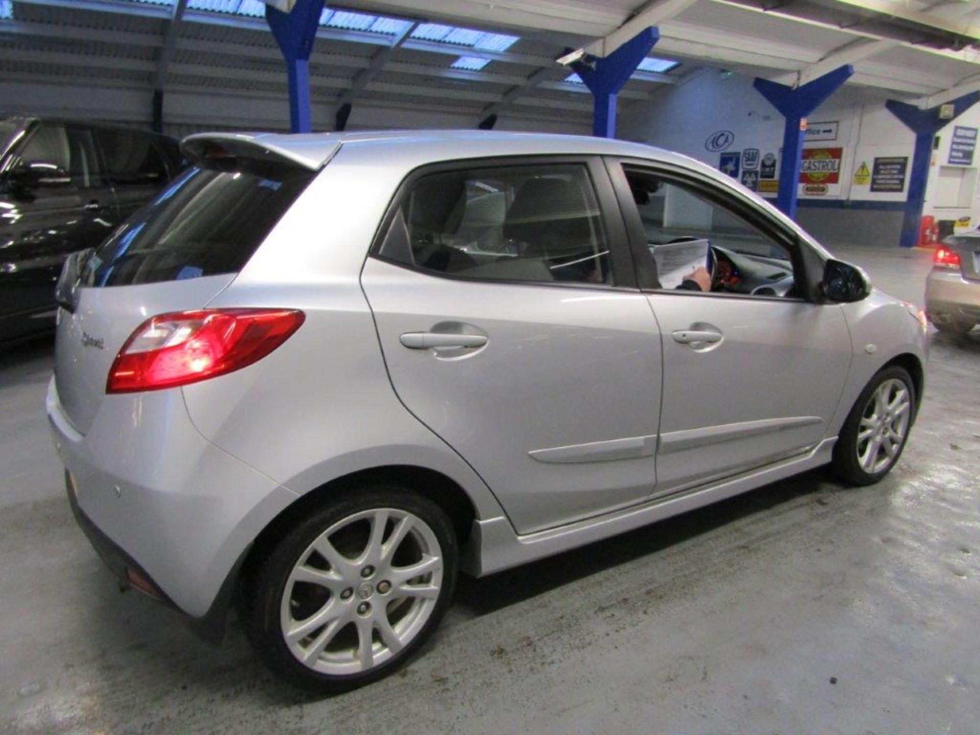 09 09 Mazda 2 Sport 5dr - Image 4 of 22