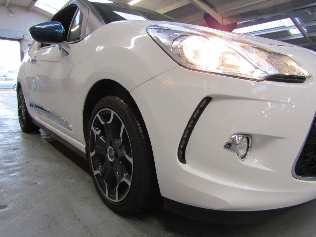 15 15 Citroen DS3 DStyle Puretech - Image 21 of 22