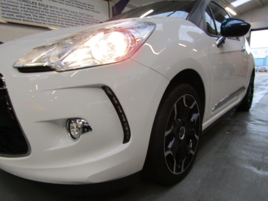 15 15 Citroen DS3 DStyle Puretech - Image 7 of 22