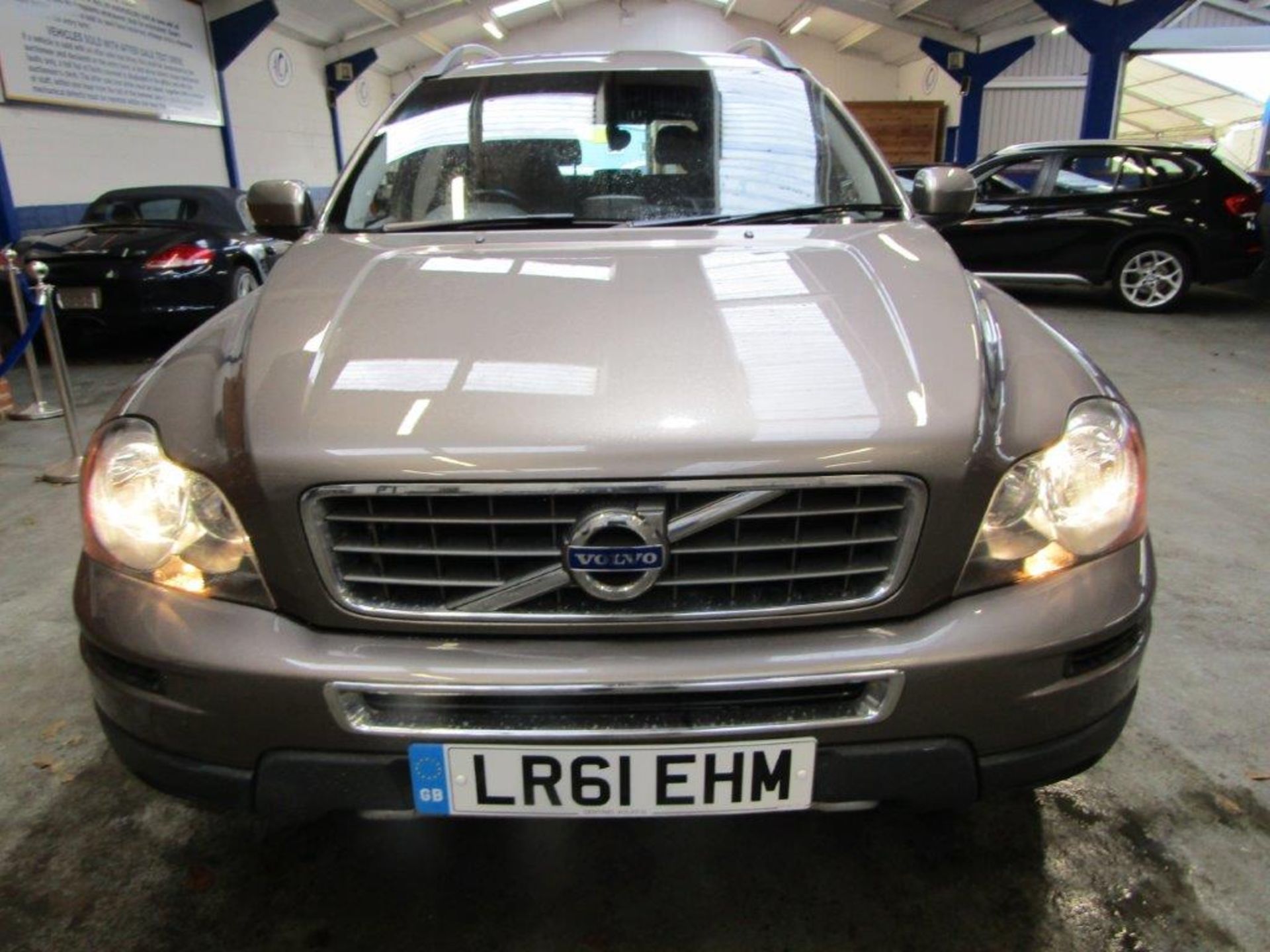 61 11 Volvo XC90 SE AWD D5 Auto - Image 10 of 25