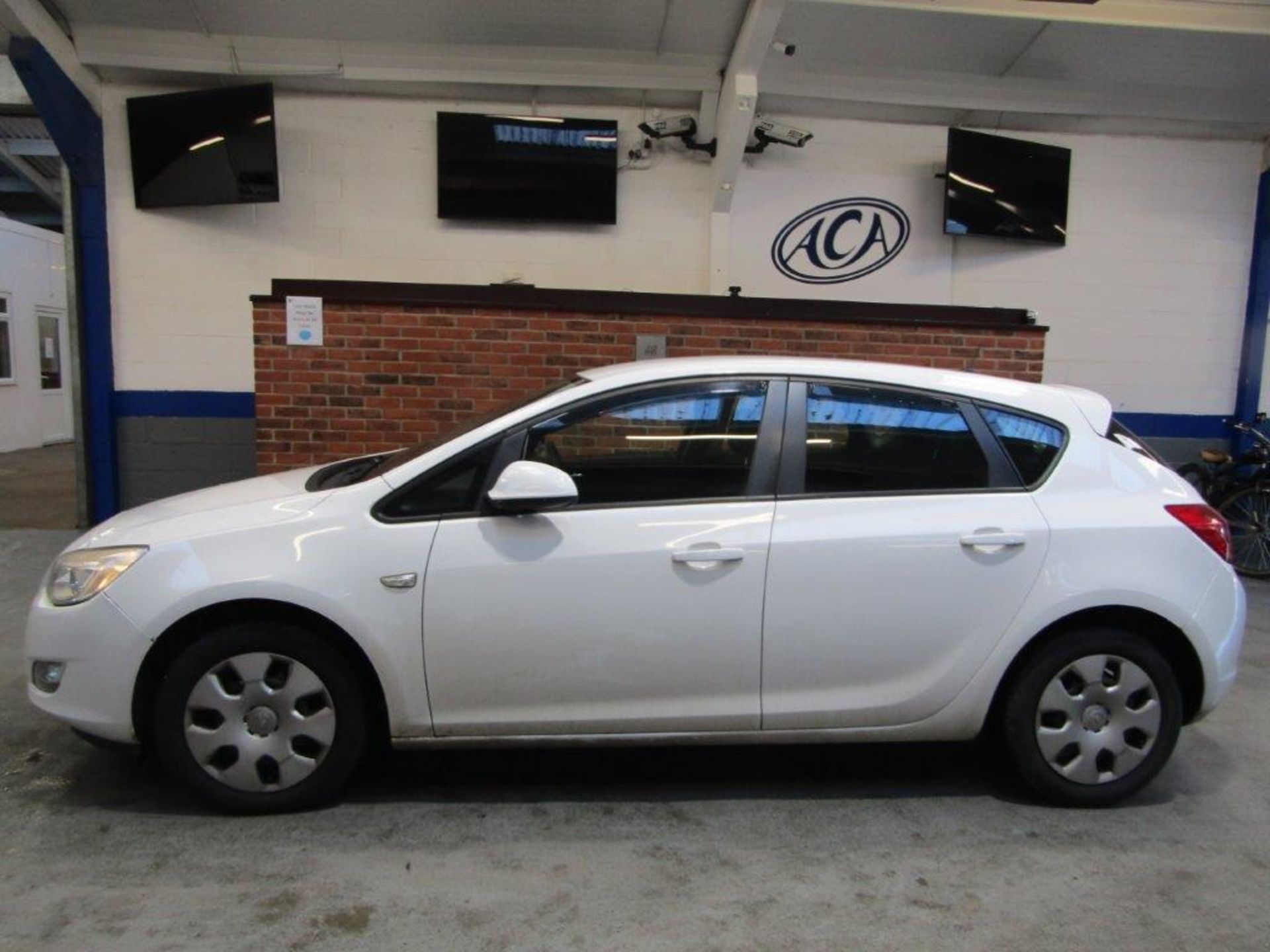 60 10 Vauxhall Astra Exclusiv 98 - Image 2 of 20