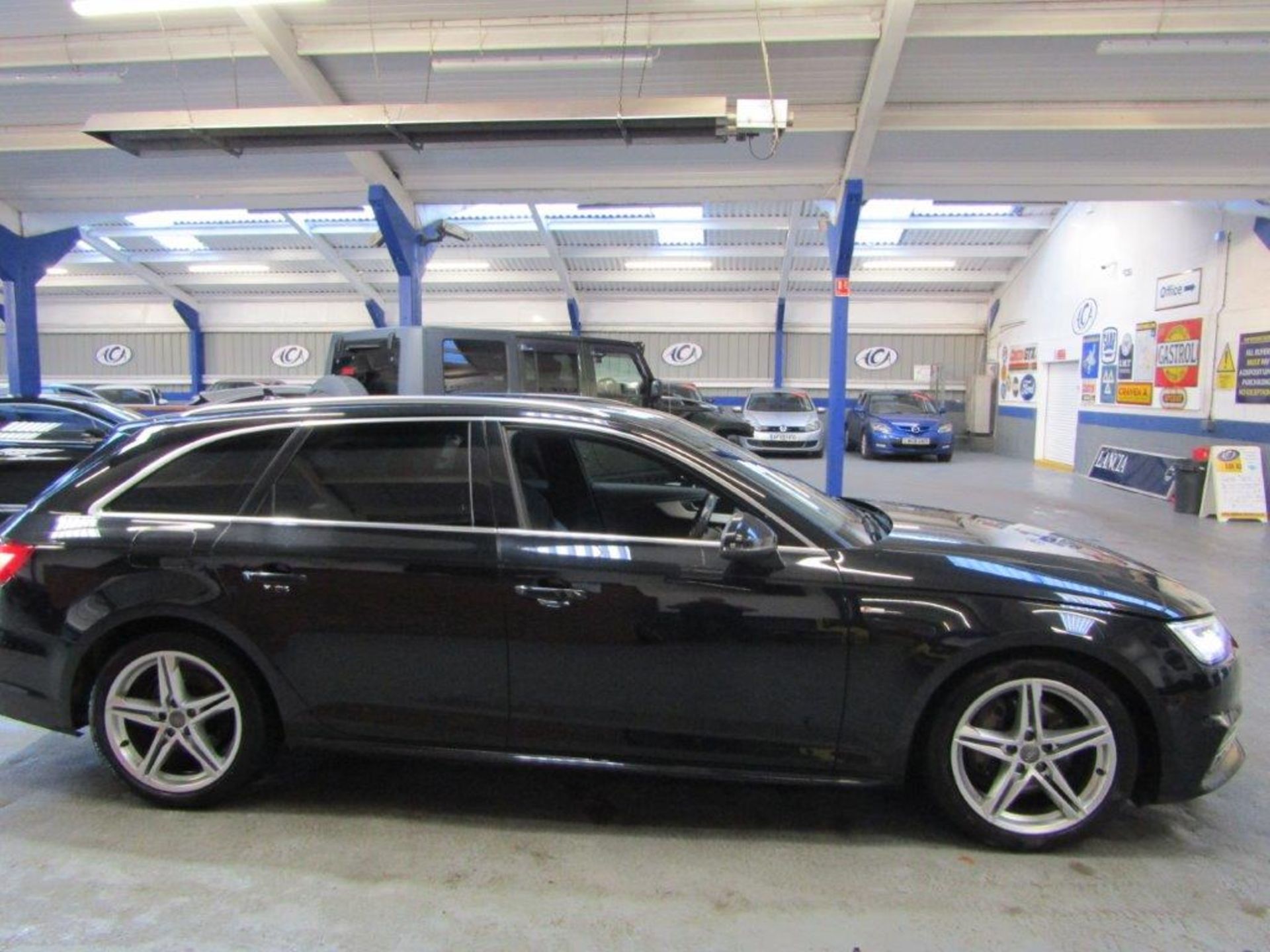 17 17 Audi A4 S Line TDi Ultra - Image 15 of 27