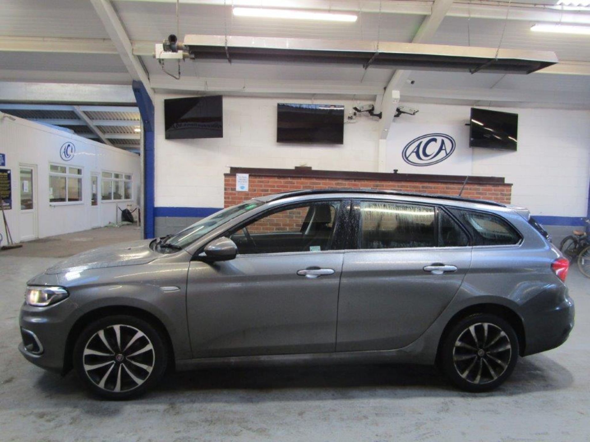 17 17 Fiat Tipo Lounge Multijet - Image 2 of 25
