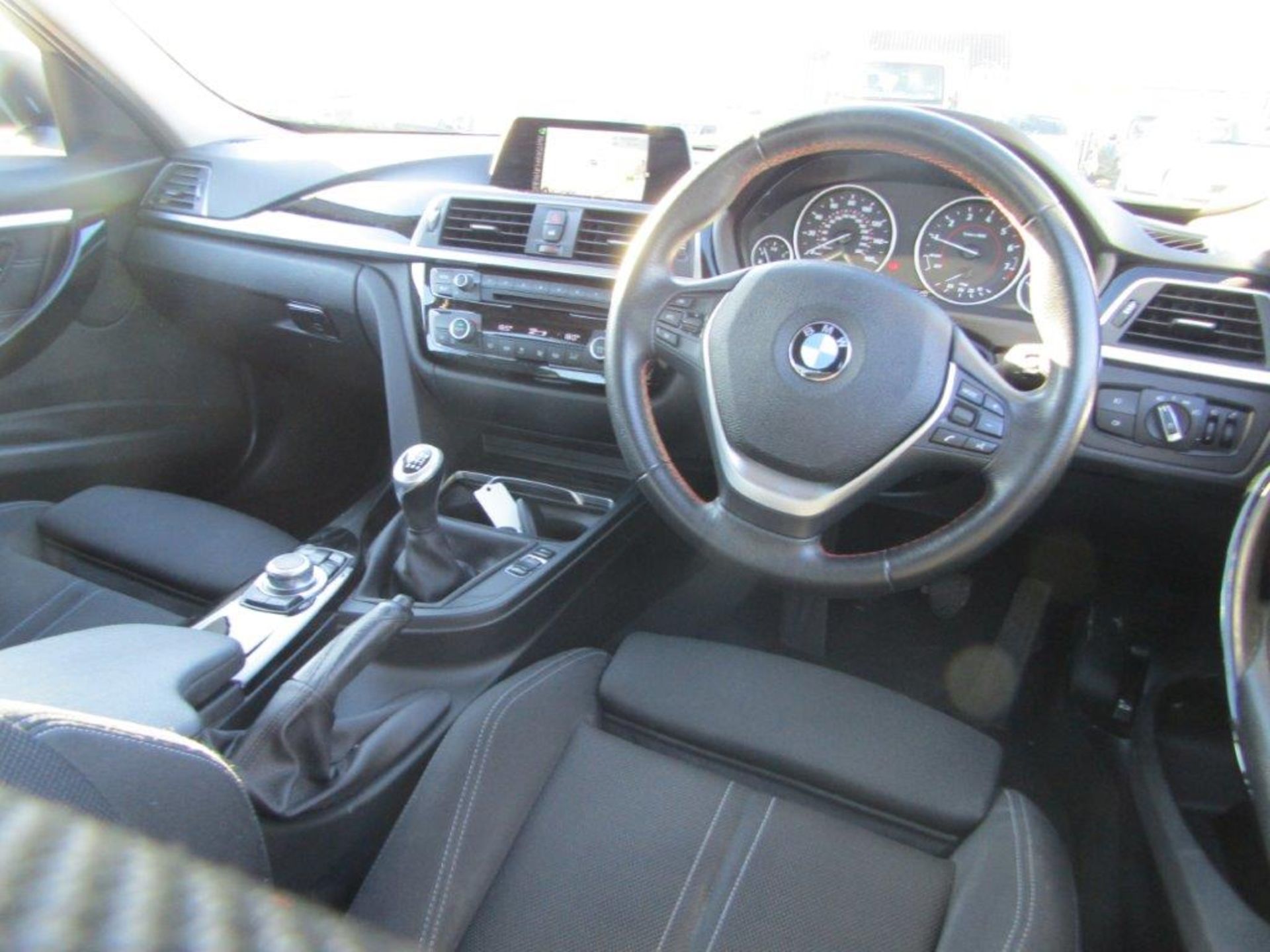 66 16 BMW 318i Sport - Image 12 of 21