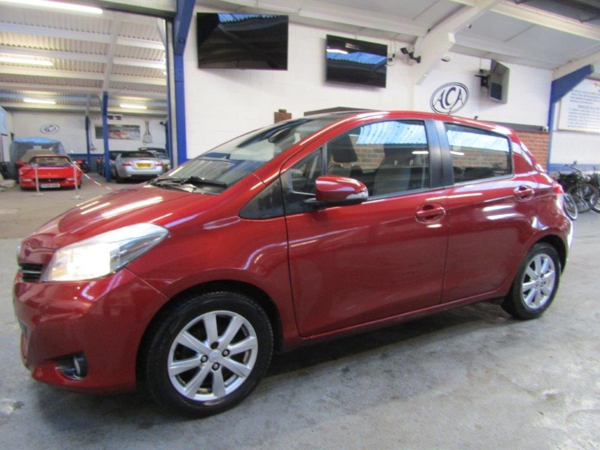 61 11 Toyota Yaris T Spirit VVT-I