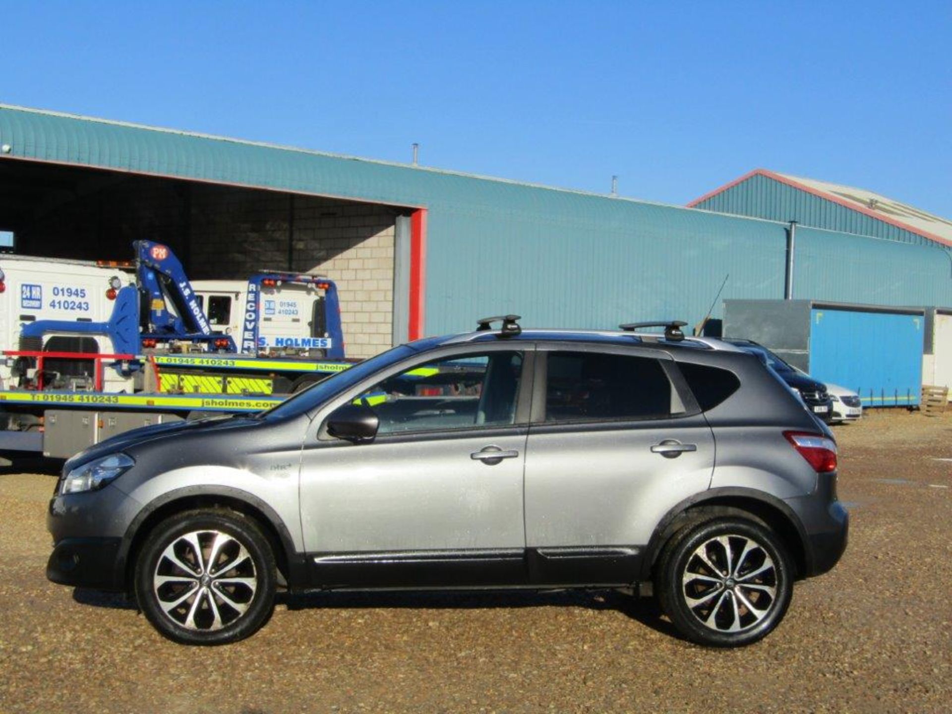 61 12 Nissan Qashqai N-Tec + DCi - Image 4 of 24