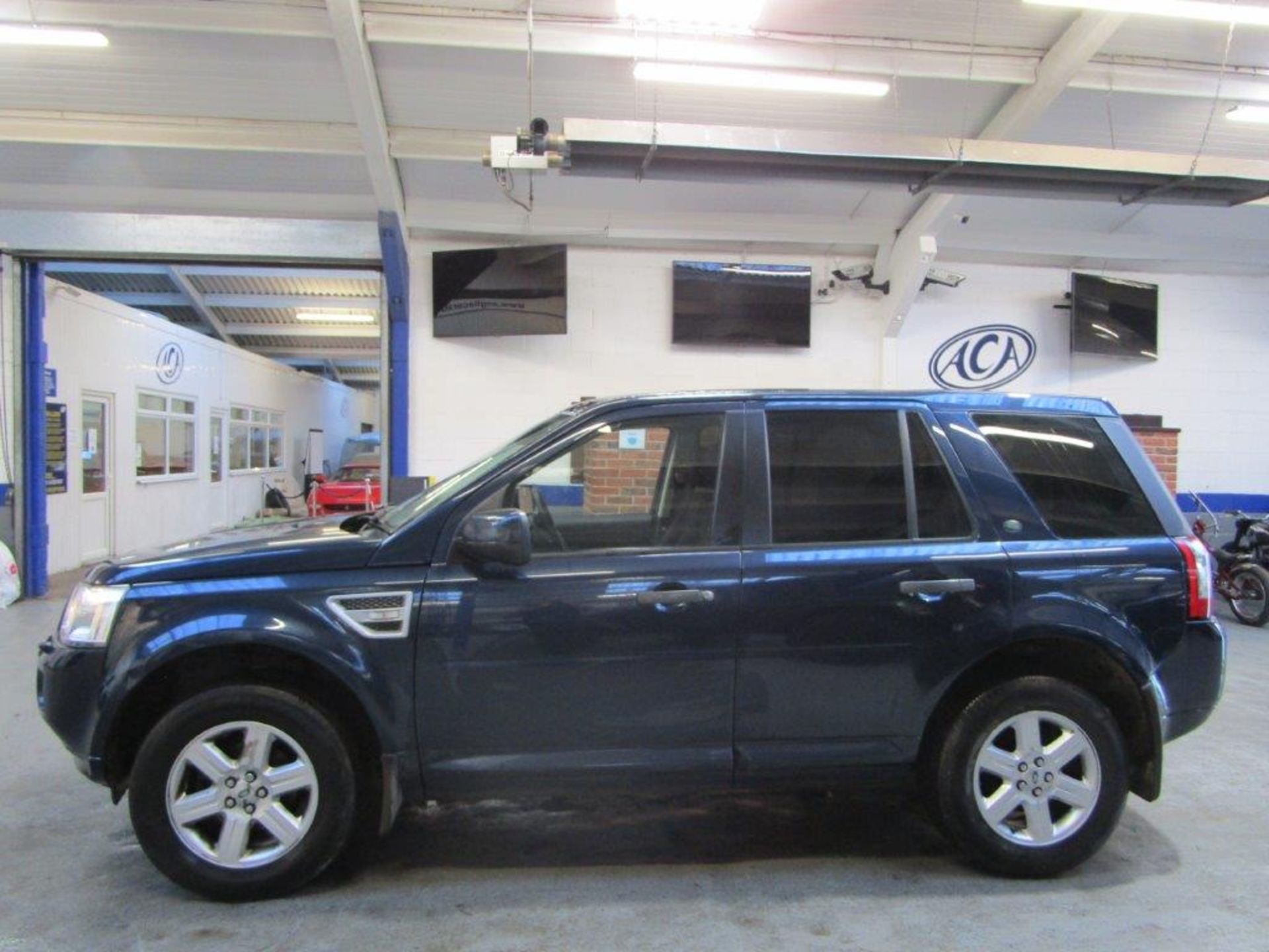 12 12 Land Rover Freelander GS SD4 - Image 3 of 26