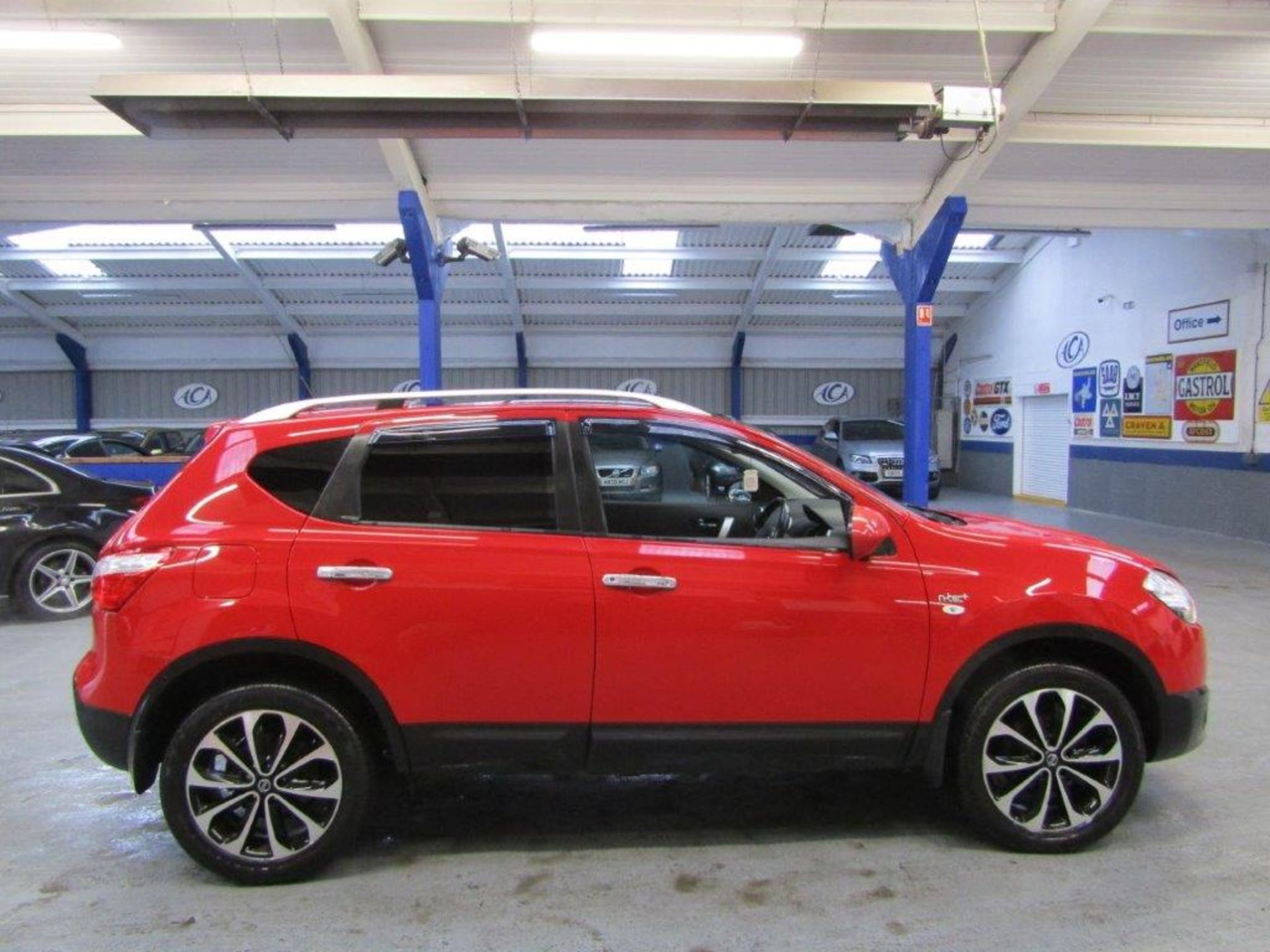 62 12 Nissan Qashqai N-Tec CVT - Image 19 of 25