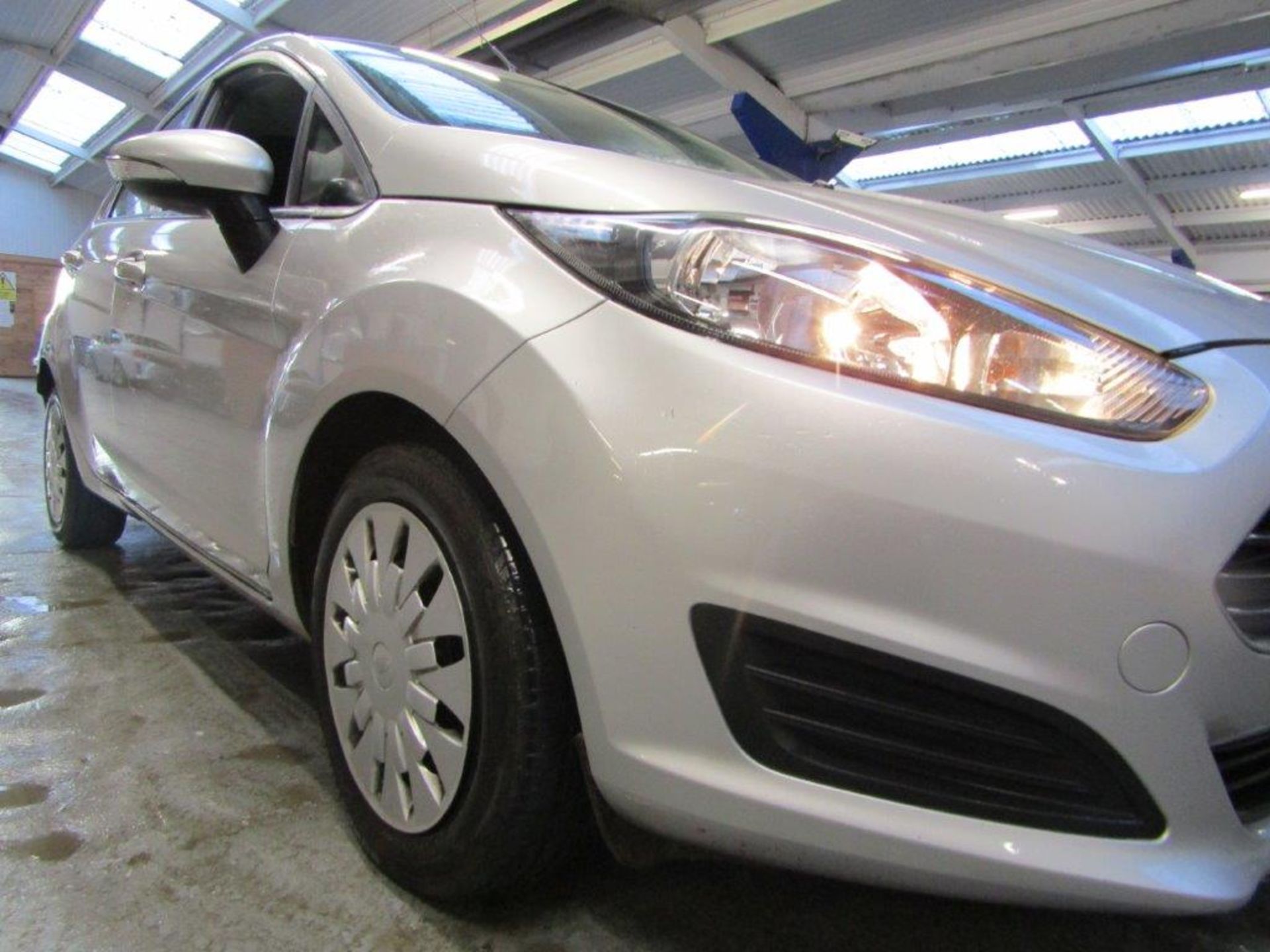 13 13 Ford Fiesta Style Eco TDCI - Image 15 of 22