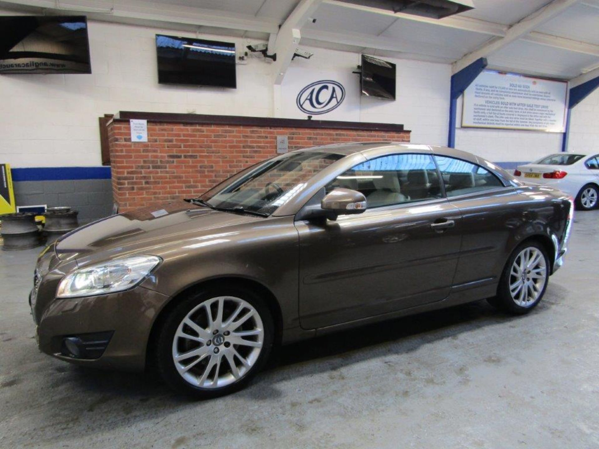 2012 Volvo C70 SE Lux Solstice