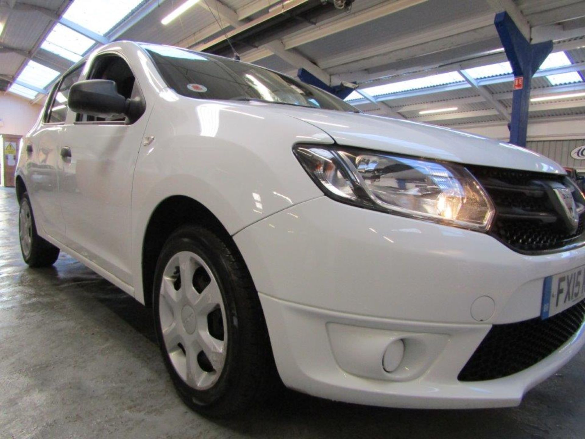 15 15 Dacia Sandero Ambiance - Image 10 of 20