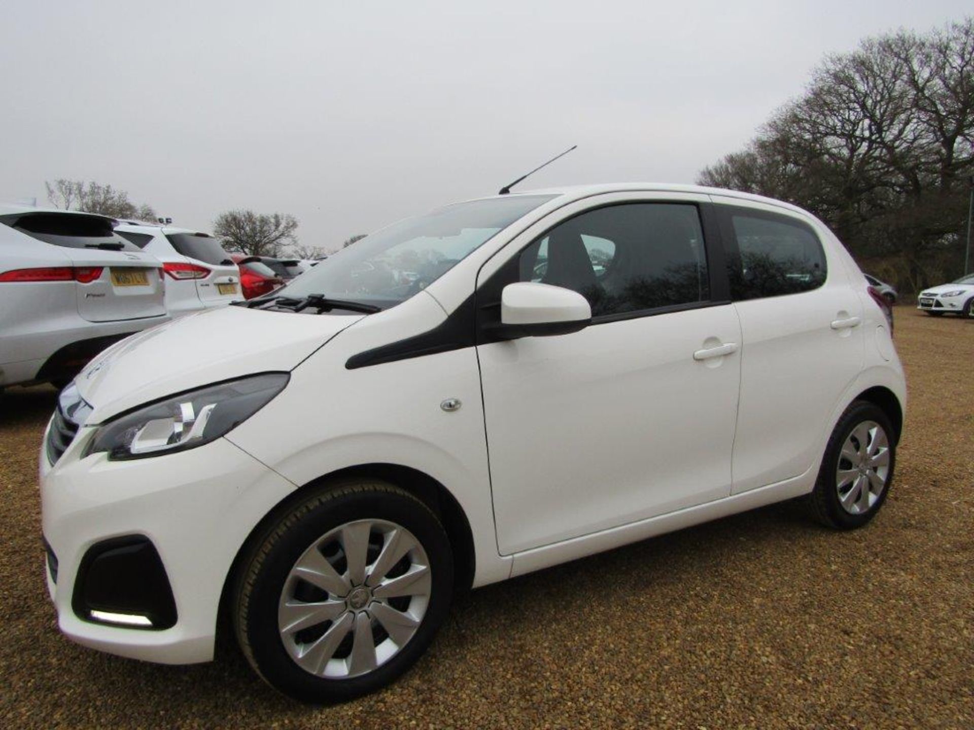 15 15 Peugeot 108 Active