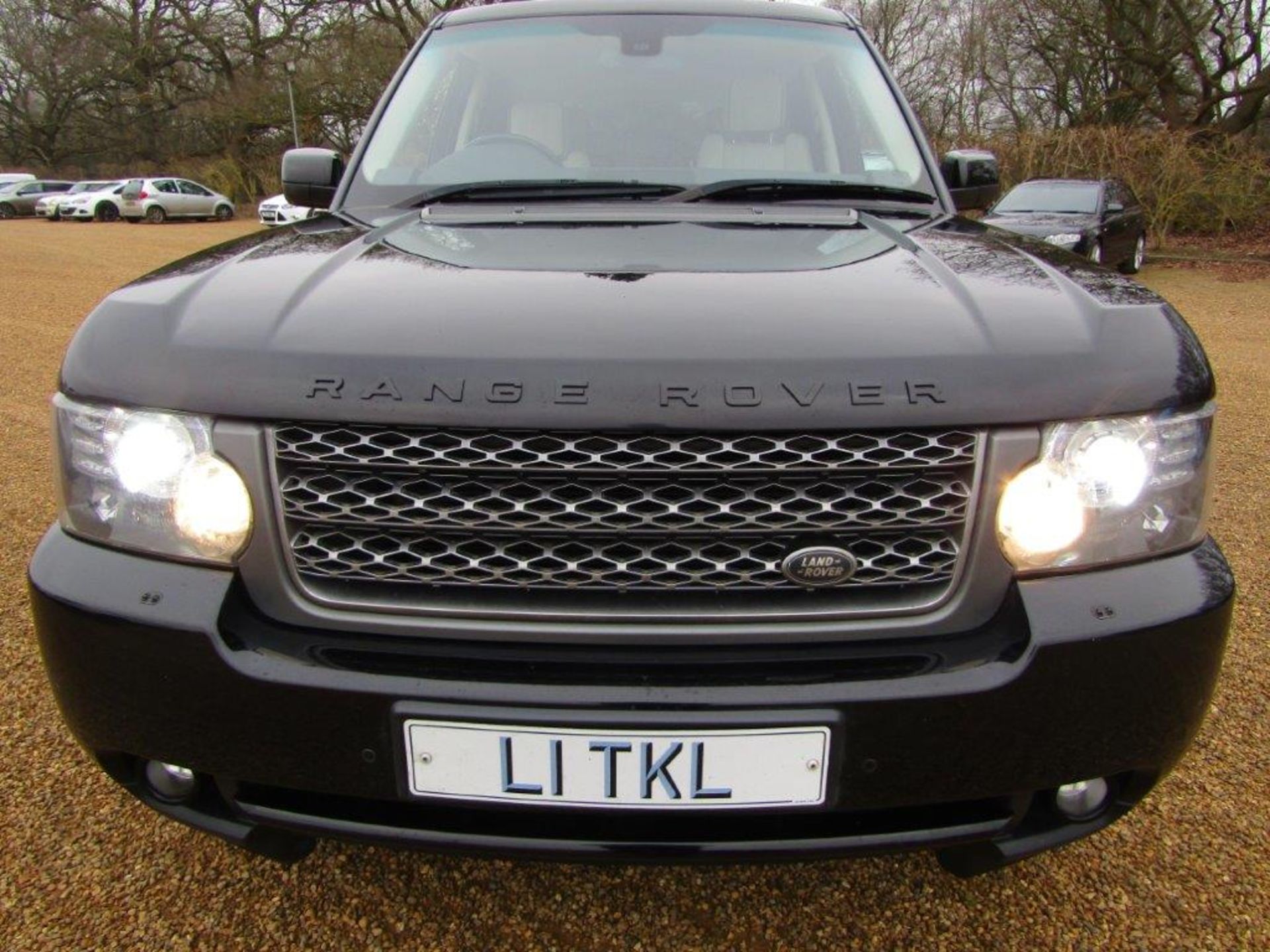 60 11 Range Rover Vogue TDV8 A - Image 4 of 33