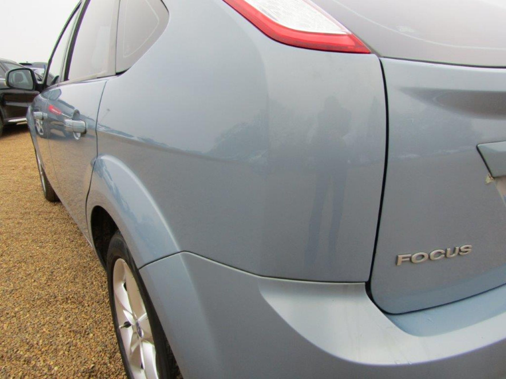 09 09 Ford Focus Zetec 100 - Image 13 of 20