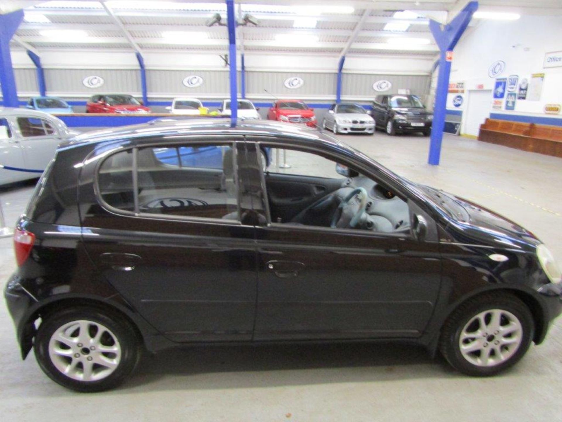 51 01 Toyota Yaris GLS - Image 20 of 21