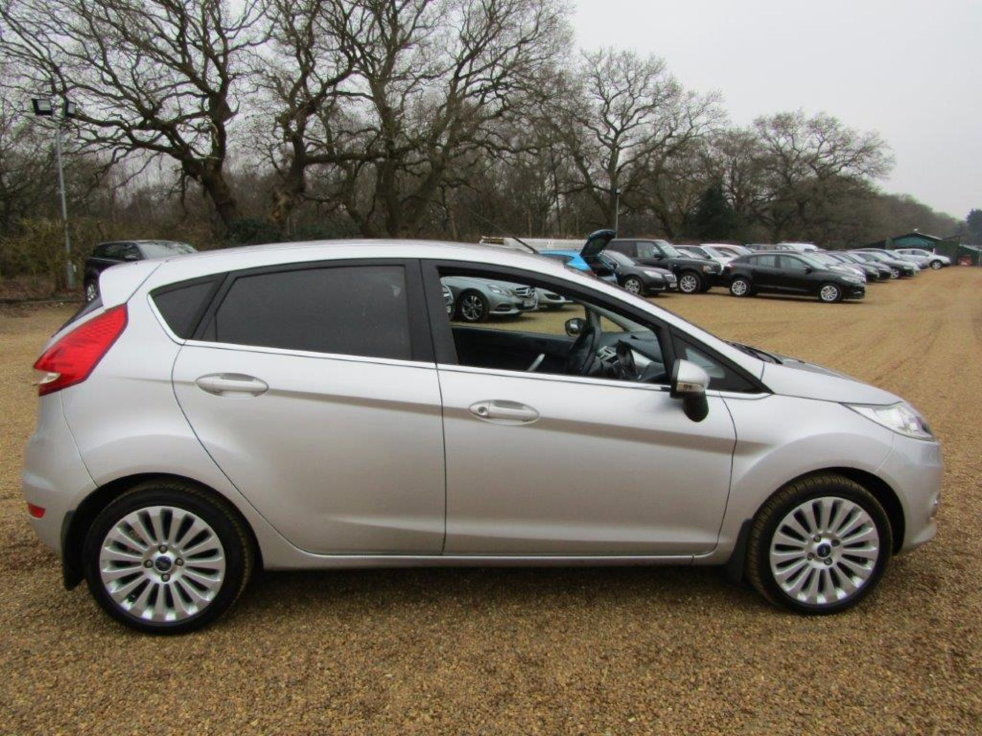 09 09 Ford Fiesta Titanium TDCi - Image 14 of 20