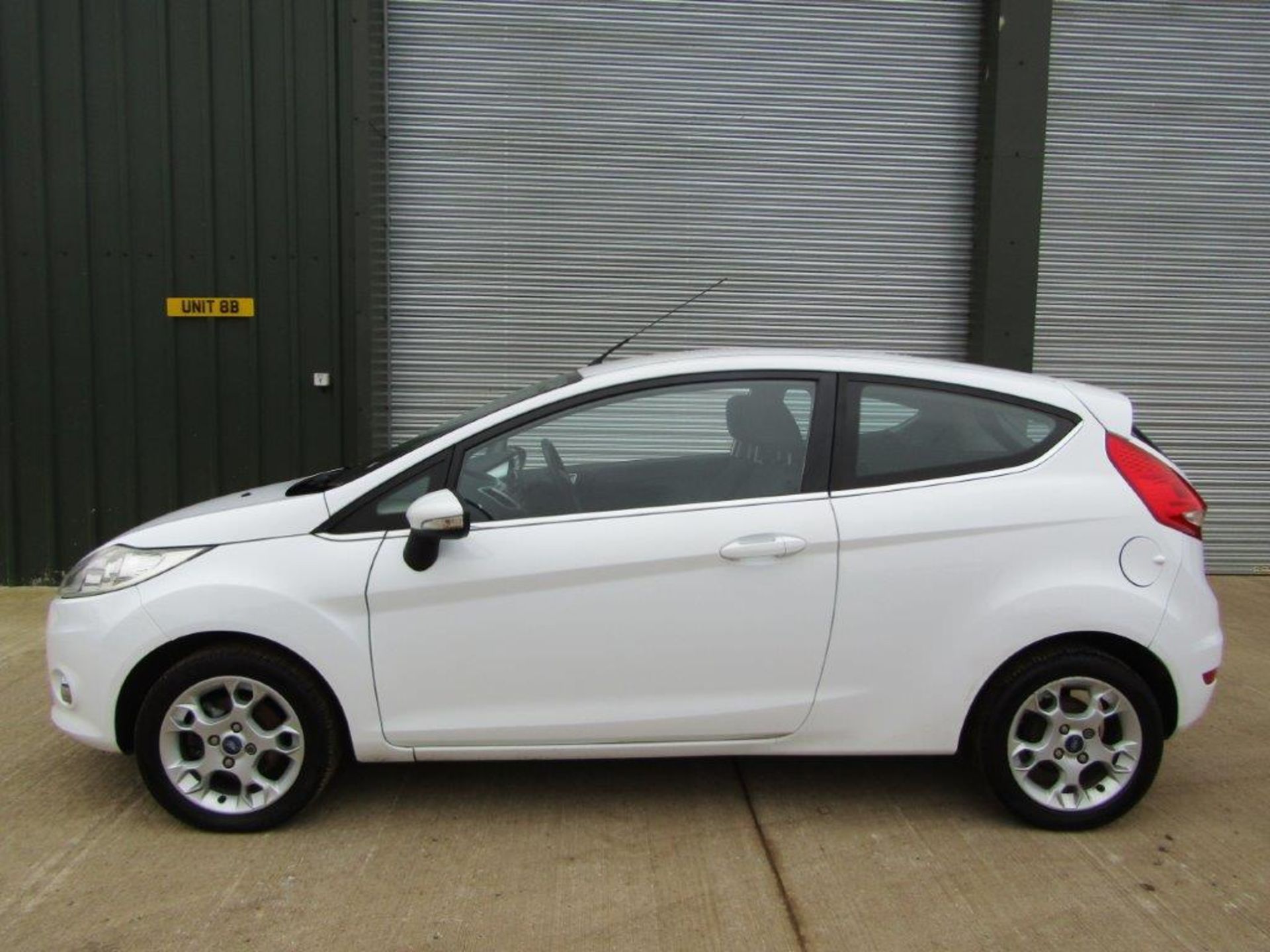 12 12 Ford Fiesta Zetec - Image 2 of 18