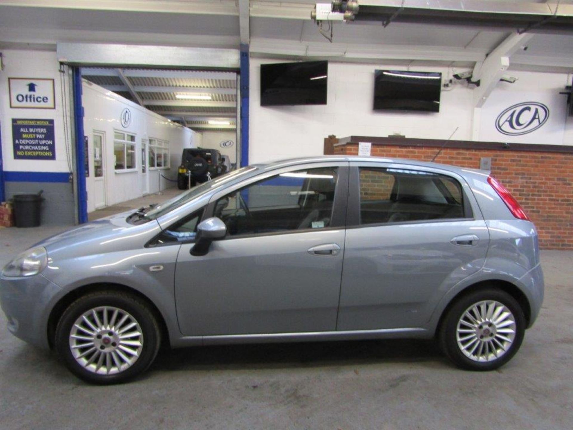 09 09 Fiat Grande Punto GP - Image 2 of 21