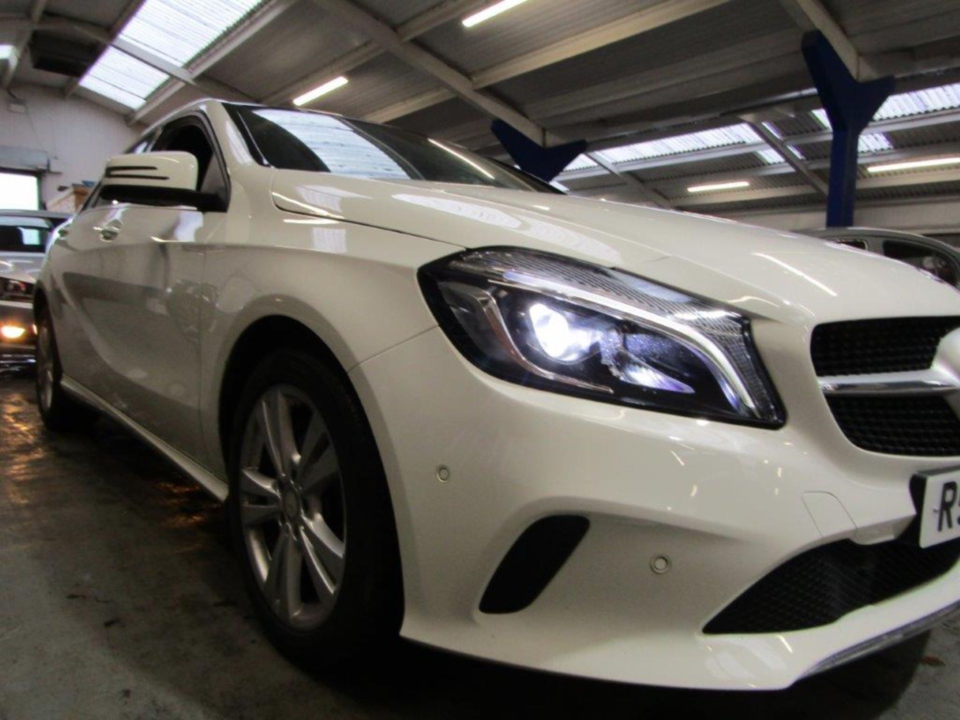 17 17 Merc A160 Sport Prem + Auto - Image 15 of 27