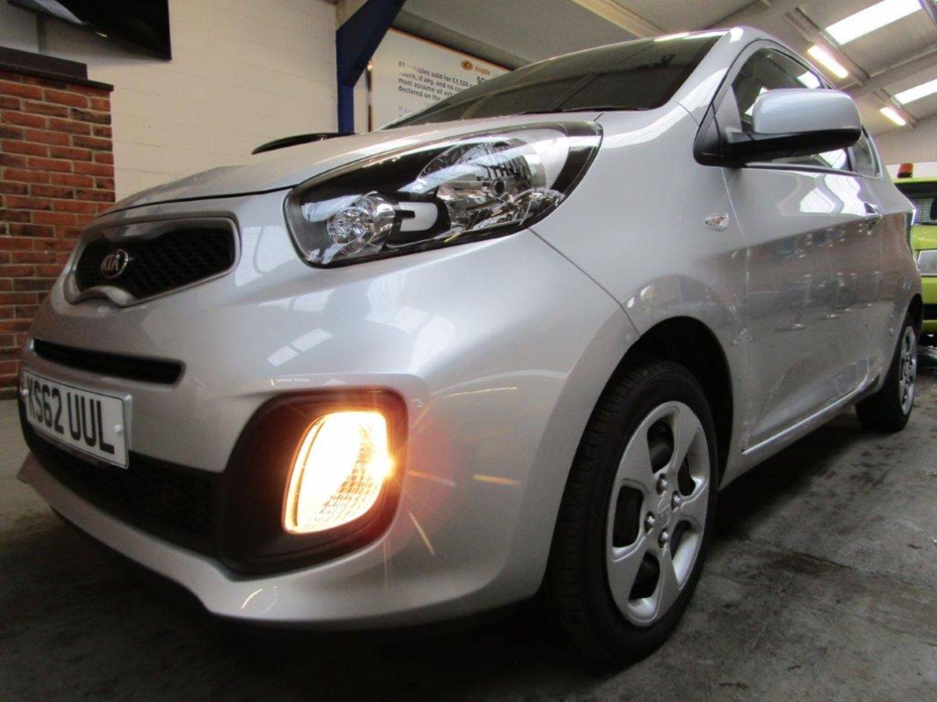 62 13 Kia Picanto 1 - Image 24 of 25