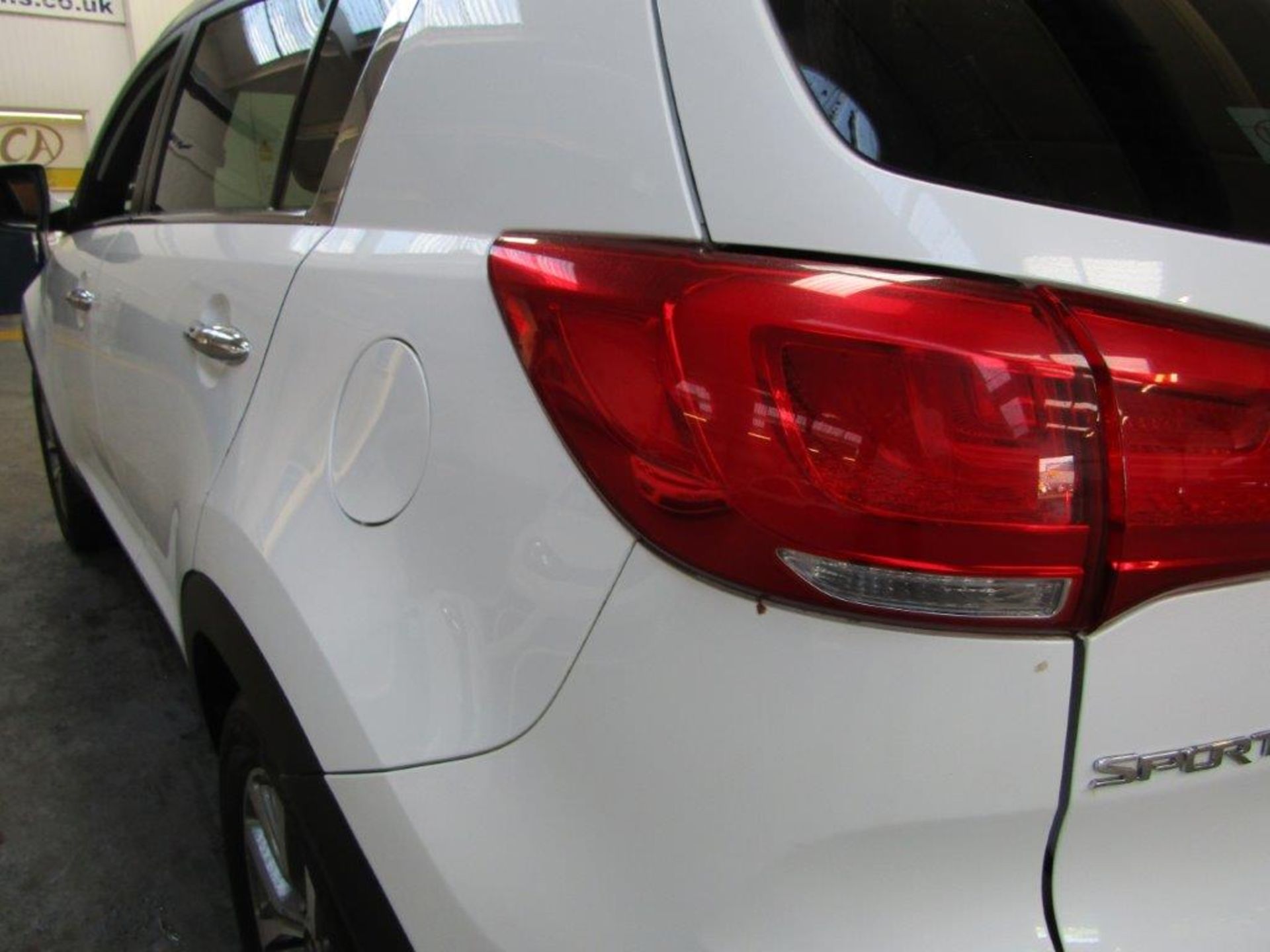 14 14 Kia Sportage White Edtn ISG - Image 18 of 25