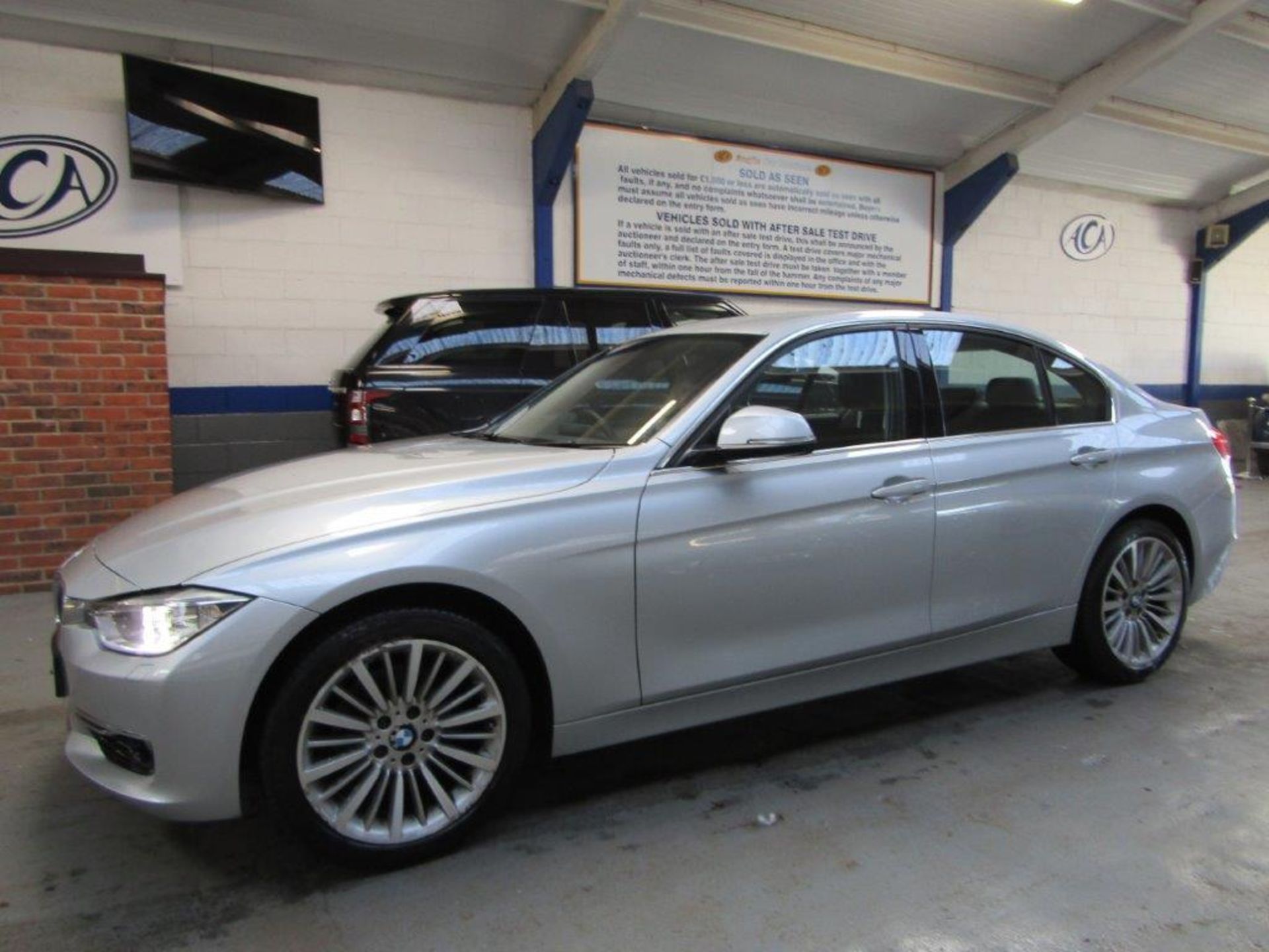 64 14 BMW 320d Luxury Auto