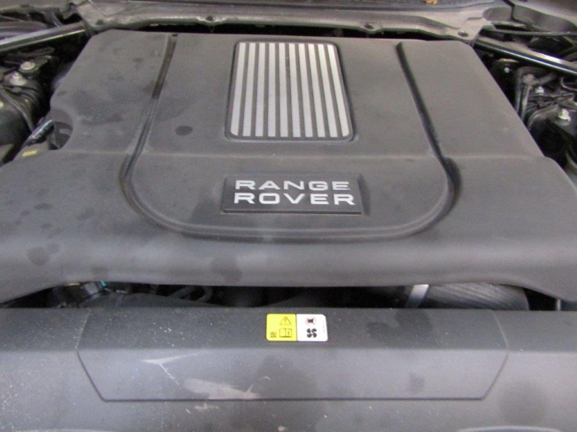 13 13 Range Rover Vogue SDV8 Auto - Image 11 of 25