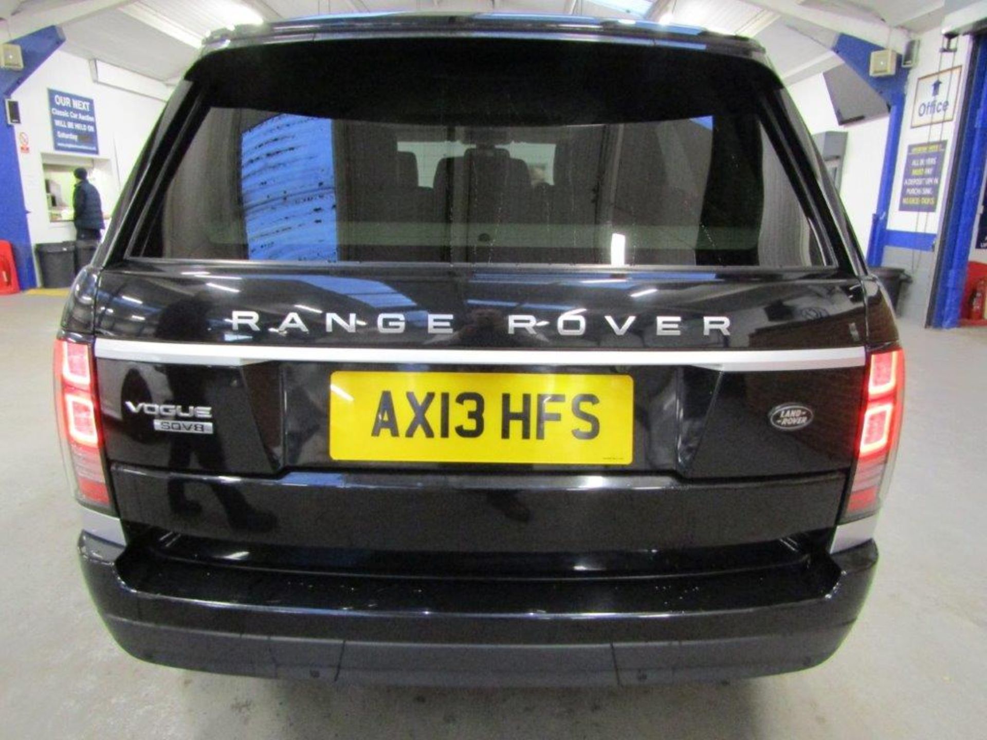 13 13 Range Rover Vogue SDV8 Auto - Image 4 of 25