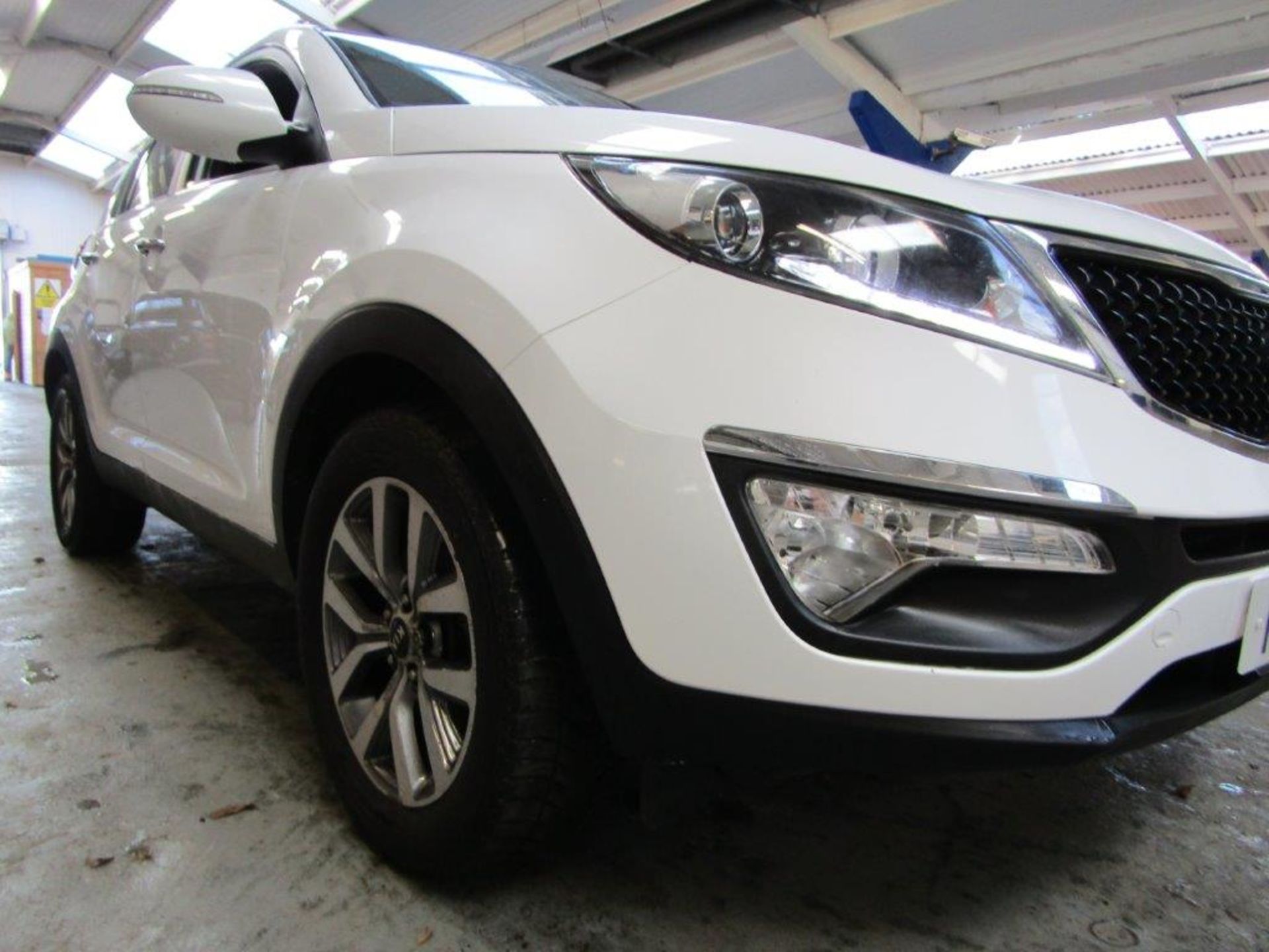 14 14 Kia Sportage White Edtn ISG - Image 22 of 25