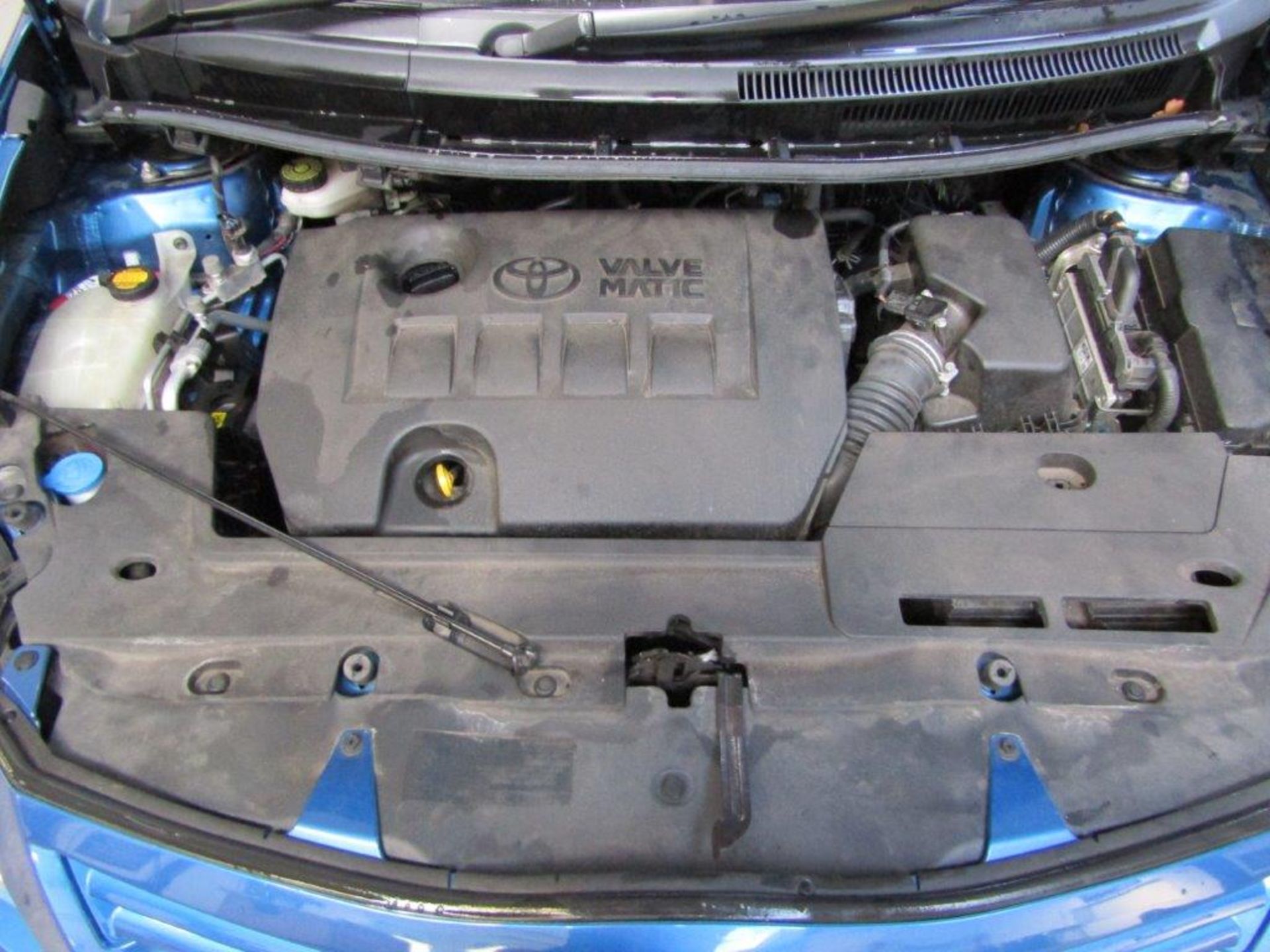 61 11 Toyota Auris TR Valvematic - Image 6 of 25