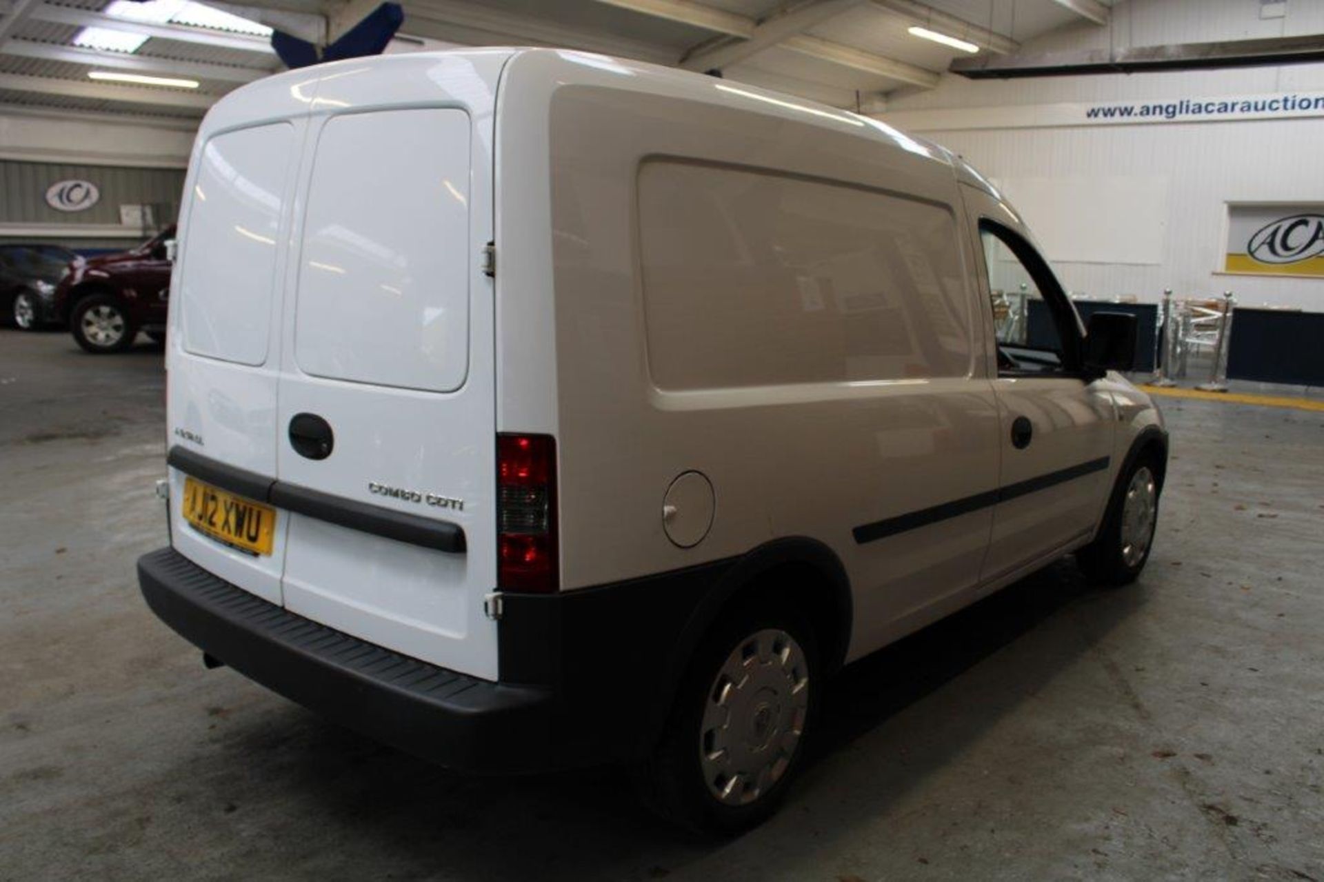 12 12 Vauxhall Combo 1700 Eco - Image 5 of 21