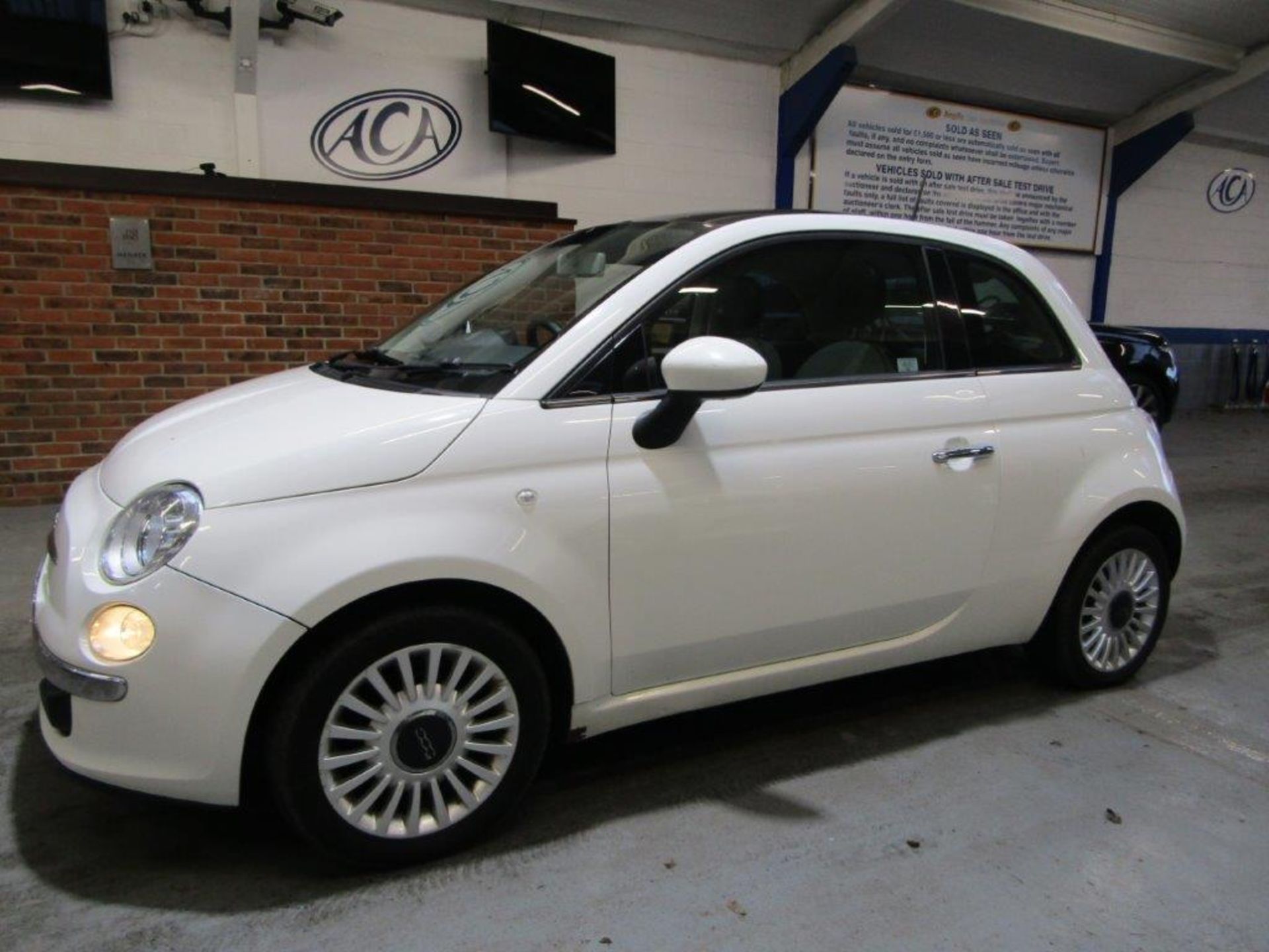 62 12 Fiat 500 Lounge RHD