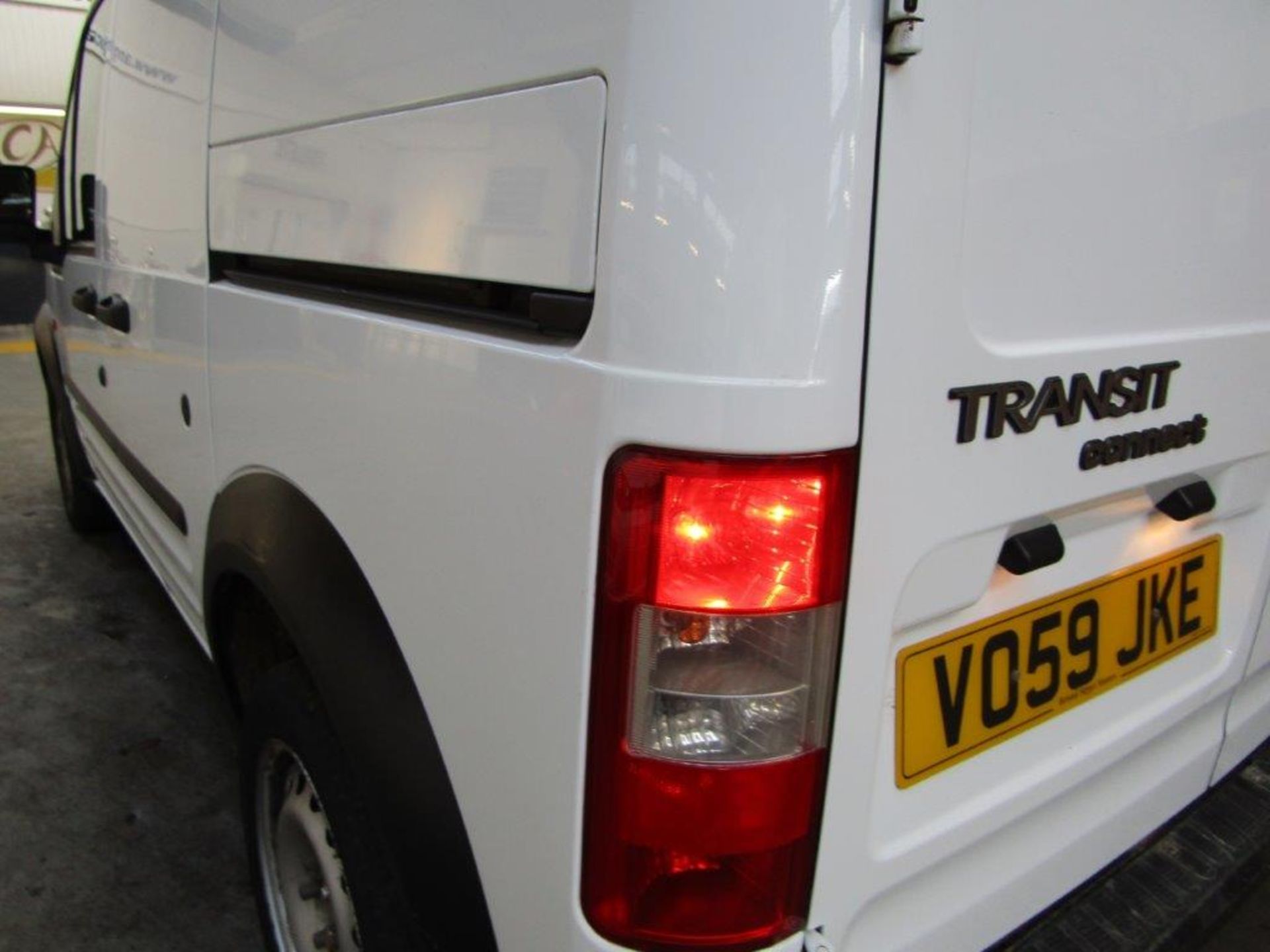 59 09 Ford Transit Connect T200 L75 - Image 7 of 17